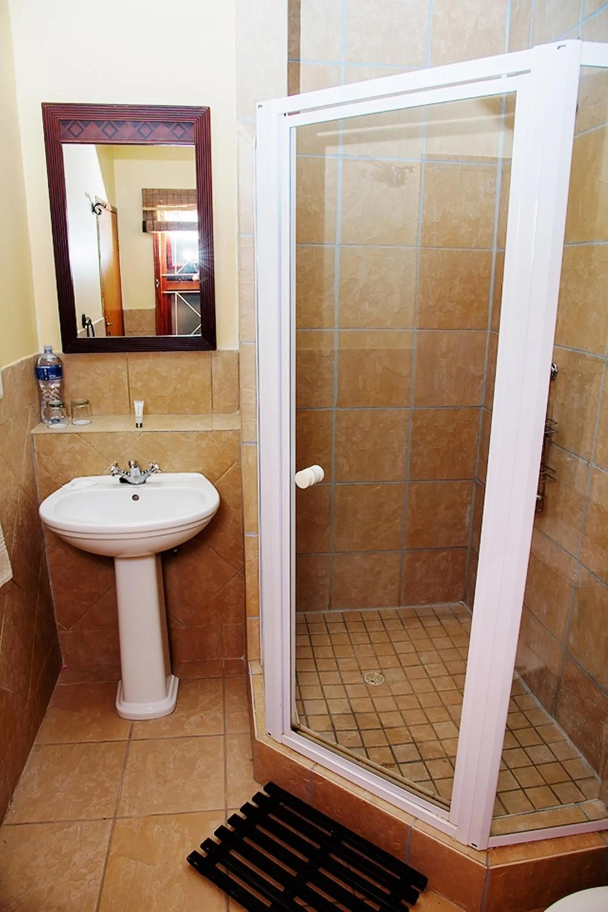 Shower in Premier Resort Mpongo Private Game Reserve