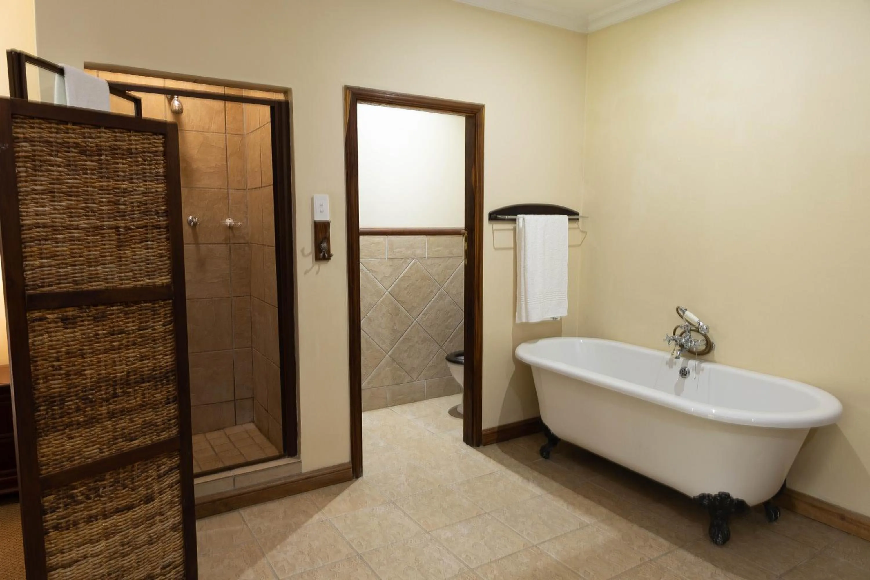 Bathroom in Premier Resort Mpongo Private Game Reserve