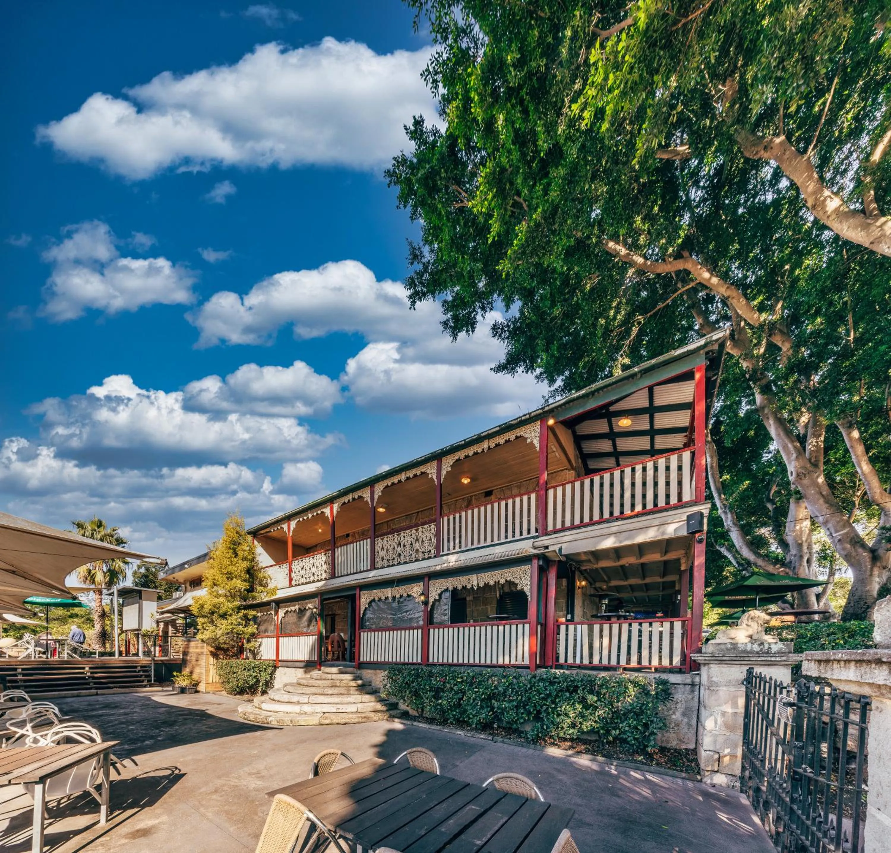 Property building in Wisemans Inn