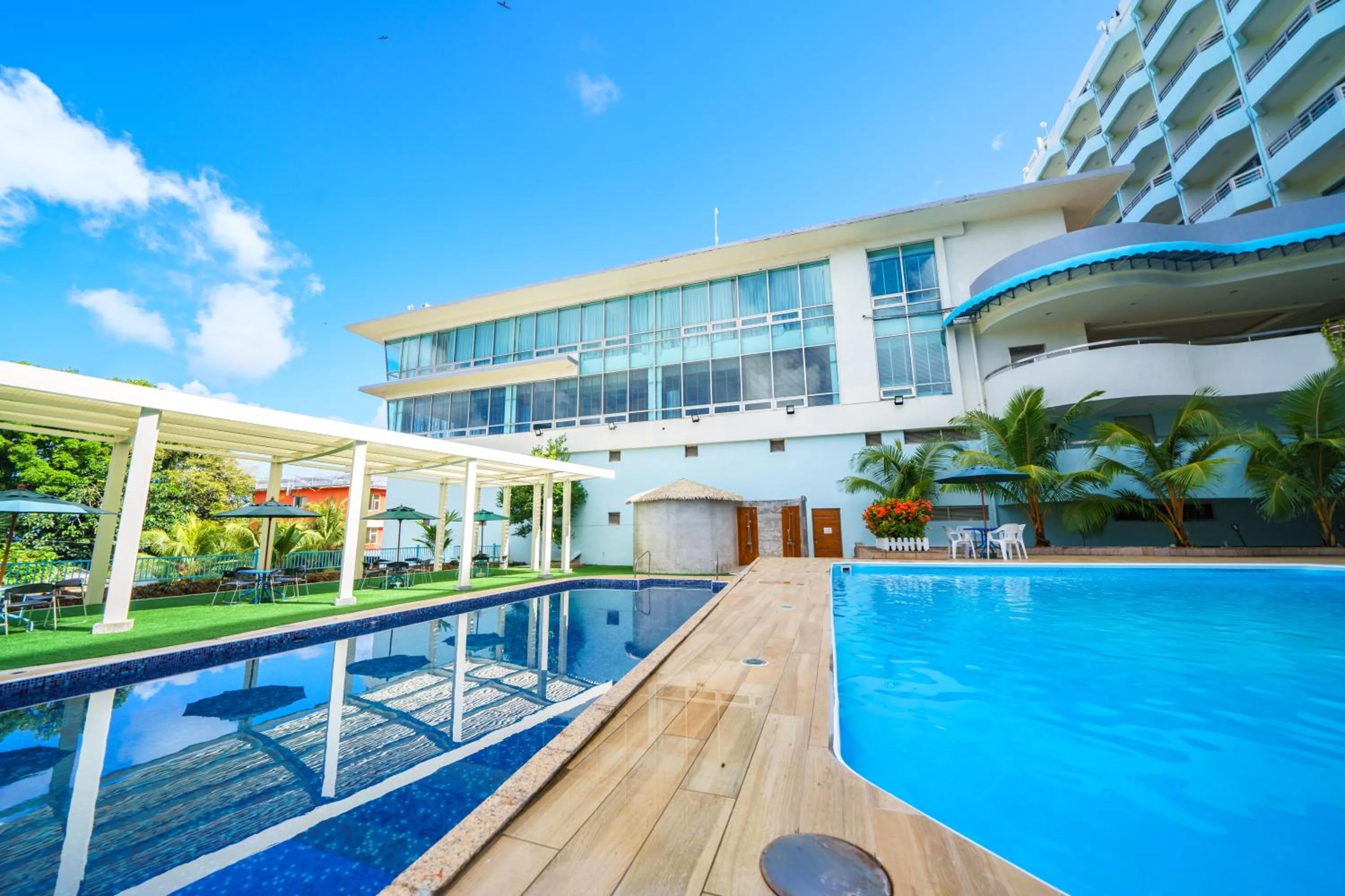 Swimming pool in Palasia Hotel