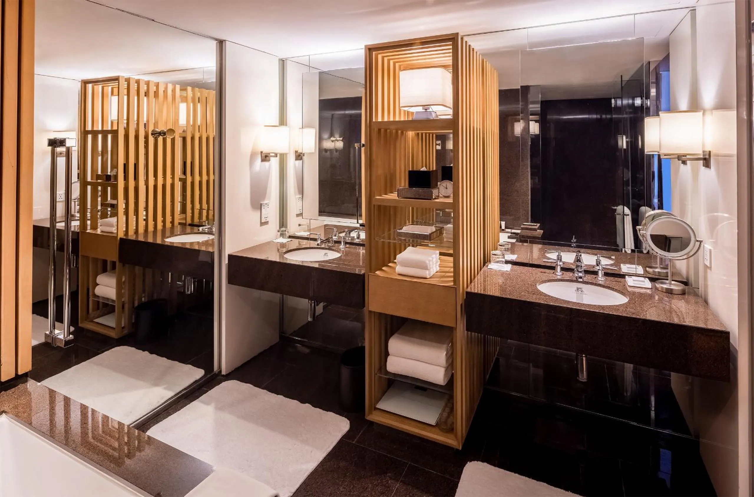 Shower in Grand Hyatt Chengdu