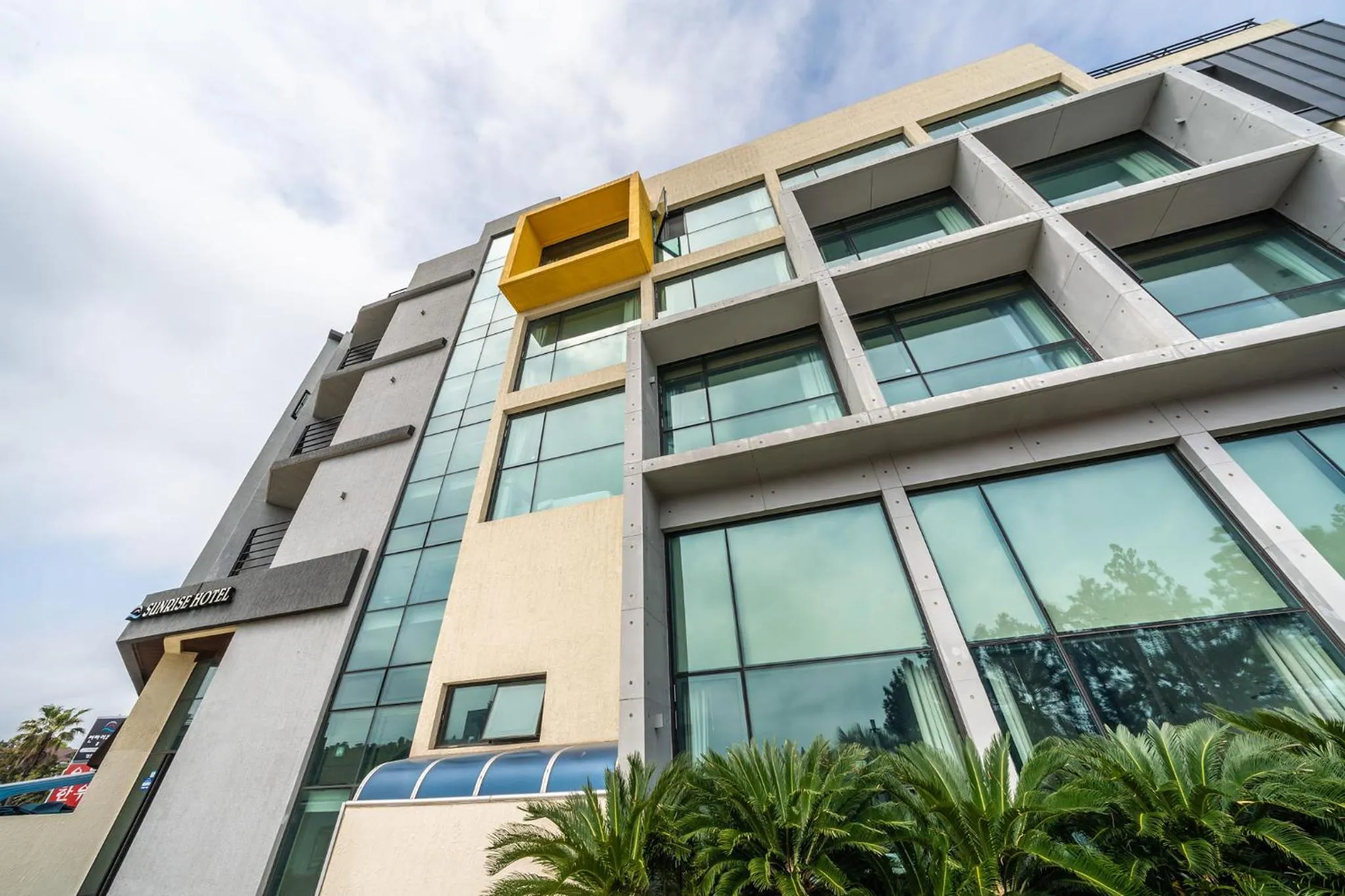 Sunrise Hotel Jungmun Branch