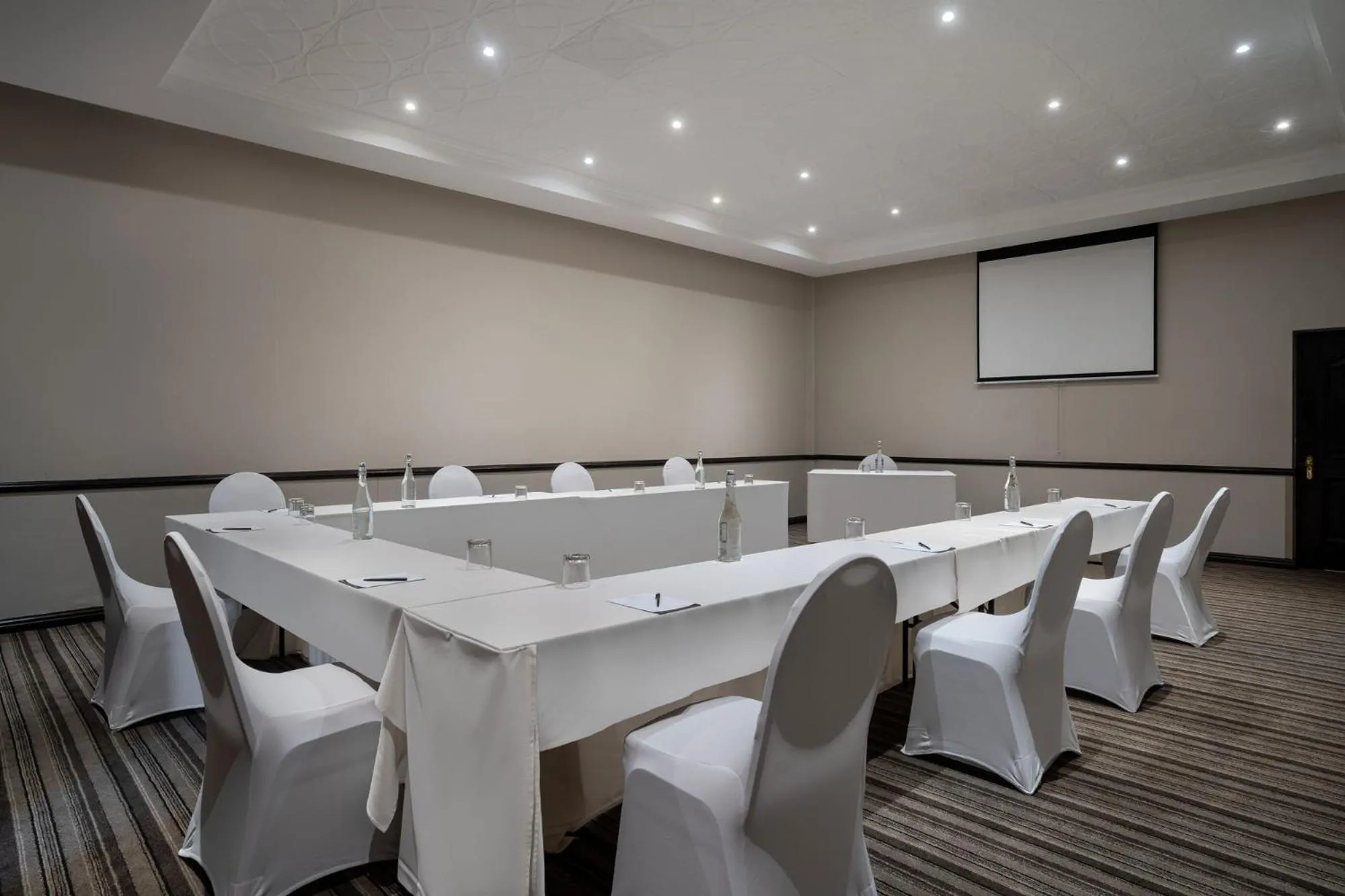 Business facilities in Premier Hotel Regent