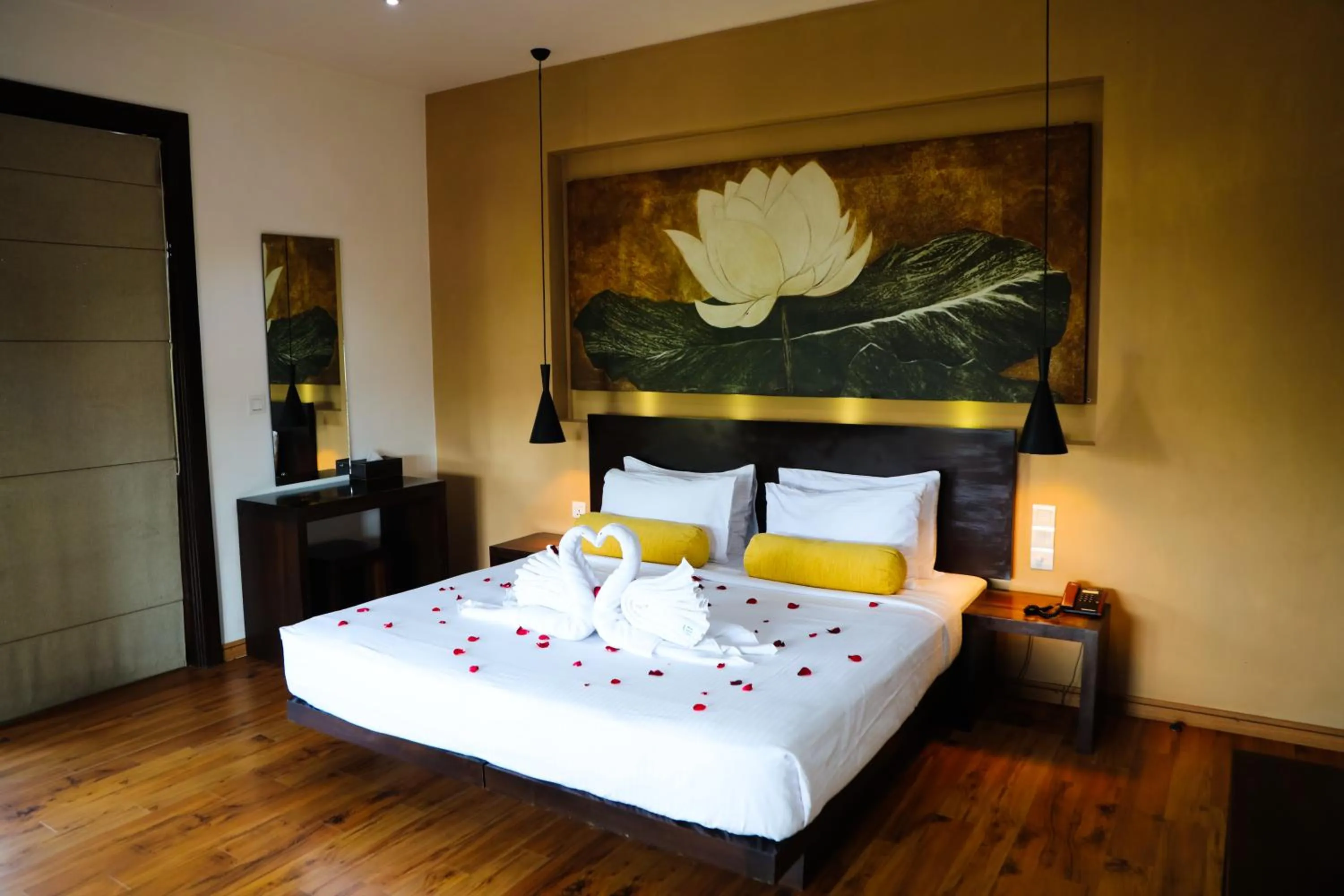 Bed in Terrace Green Hotel and Spa - Free Airport Shuttle Service