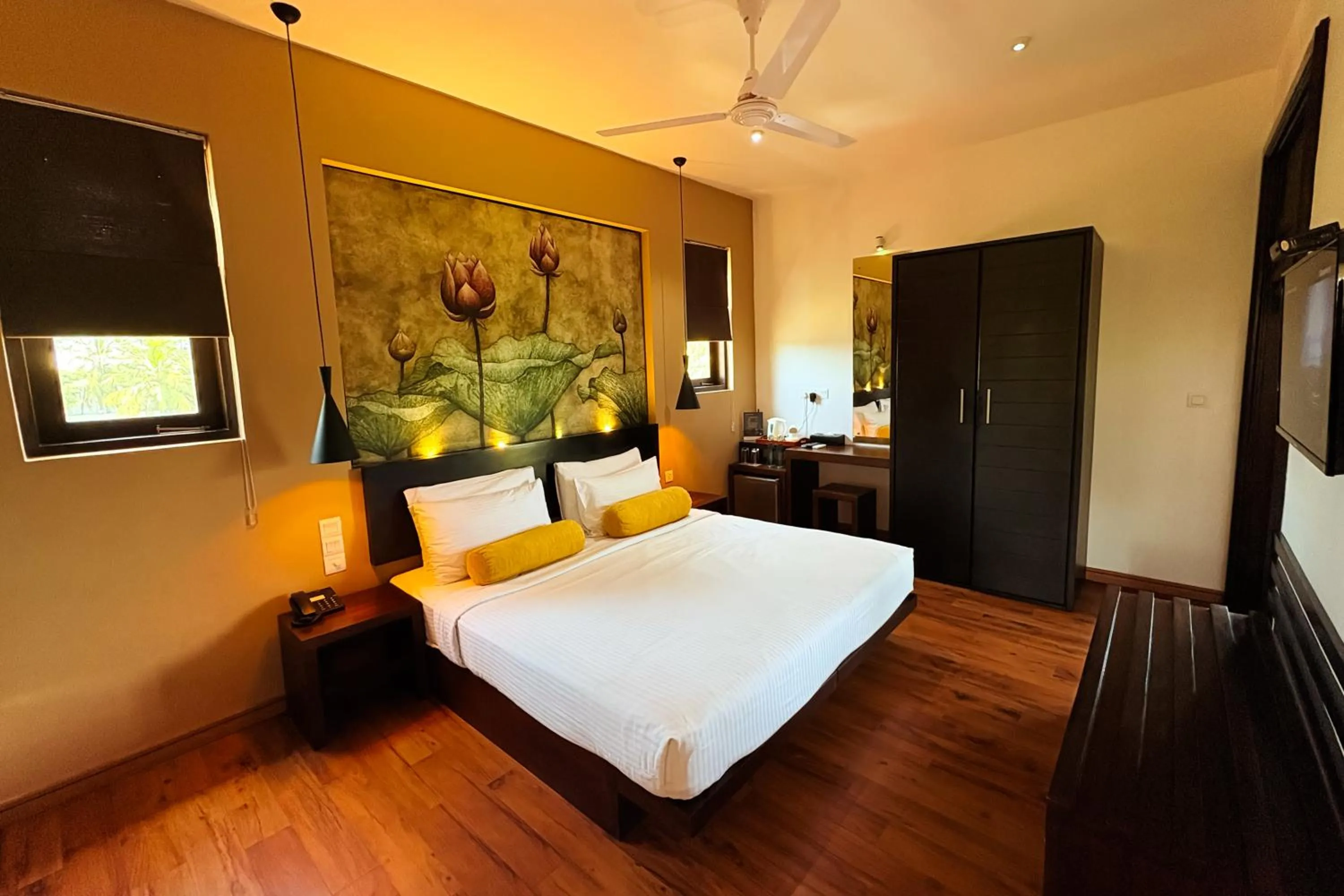 Bed in Terrace Green Hotel and Spa - Free Airport Shuttle Service