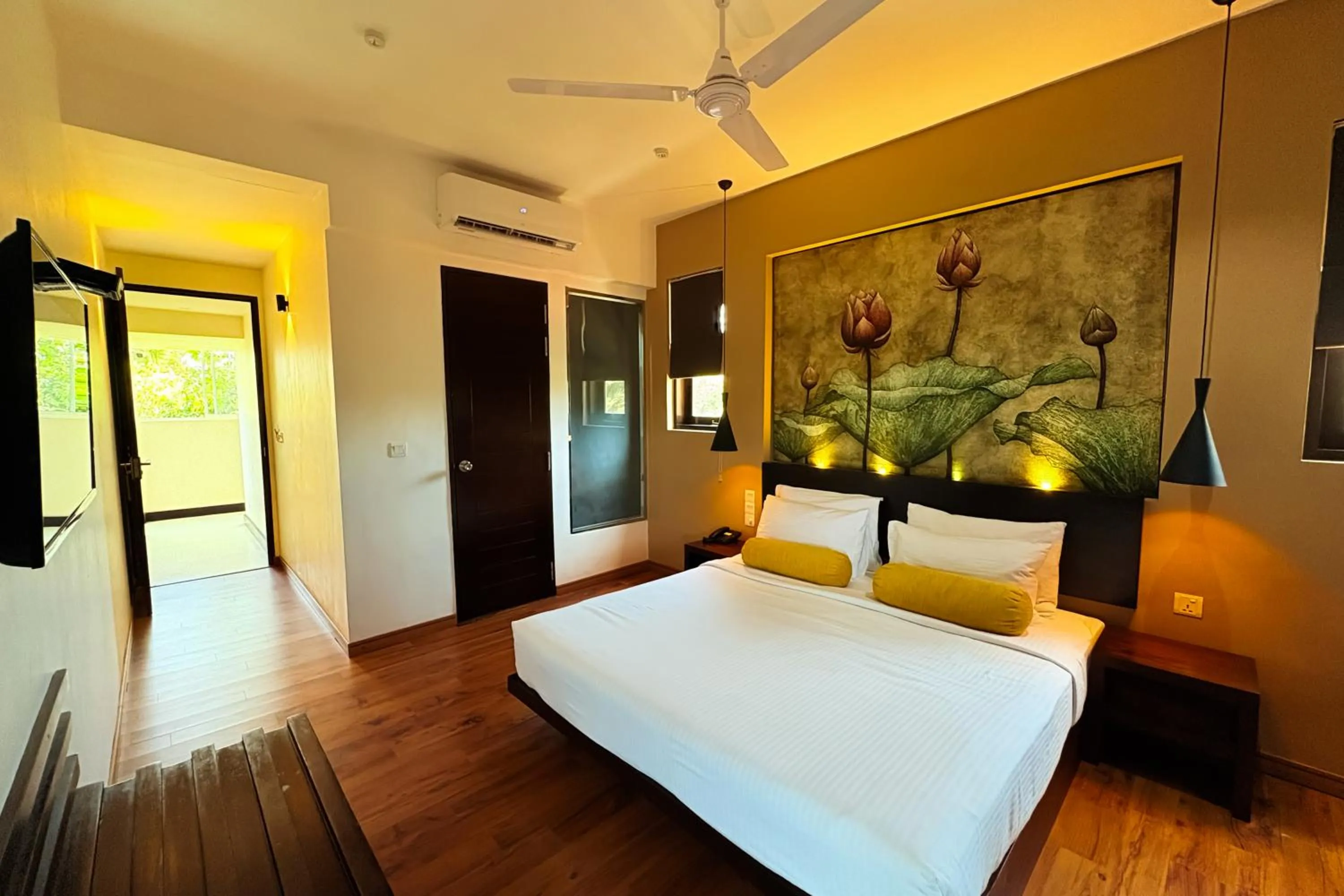 Bed in Terrace Green Hotel and Spa - Free Airport Shuttle Service