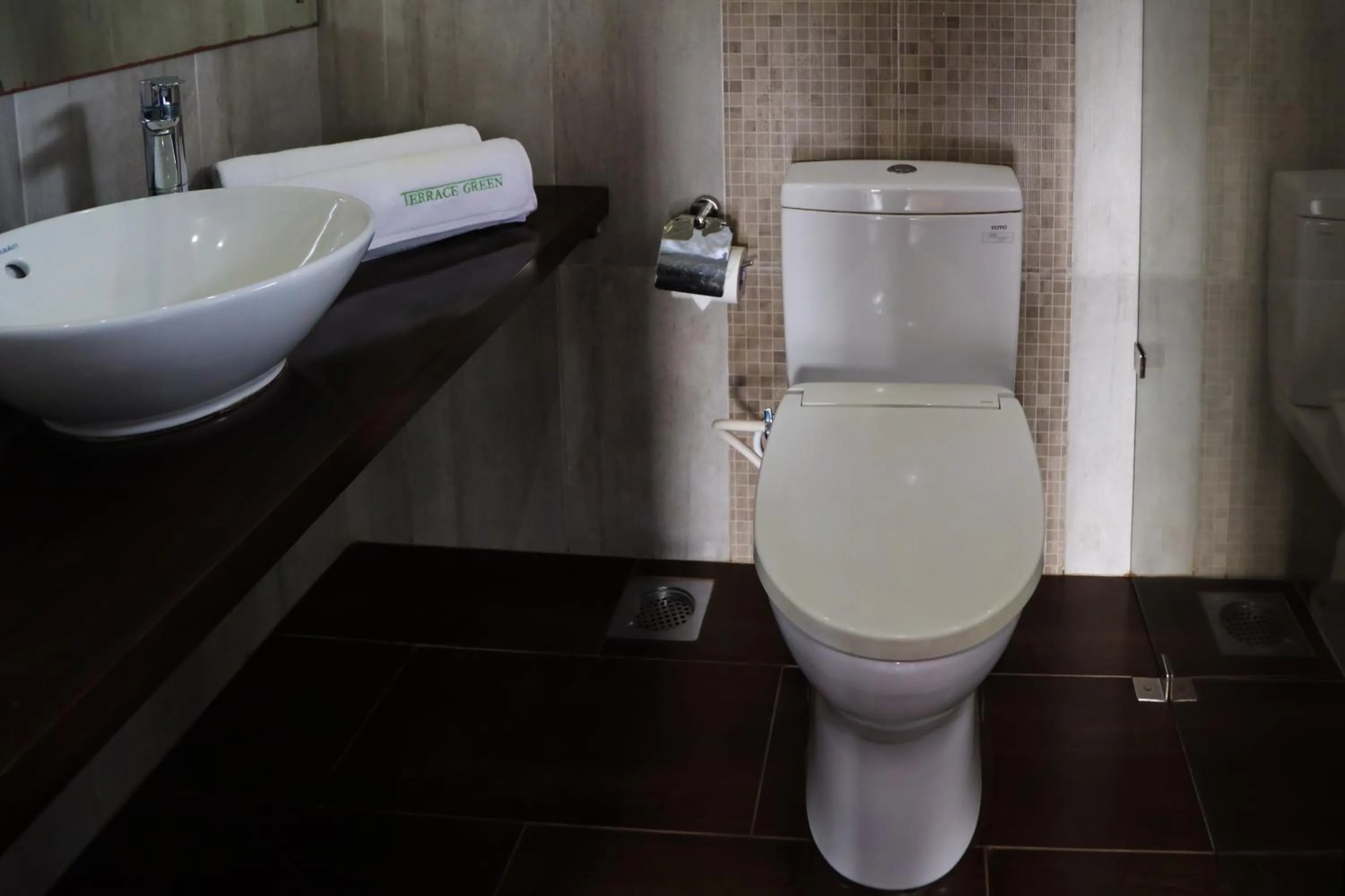 Bathroom in Terrace Green Hotel and Spa - Free Airport Shuttle Service