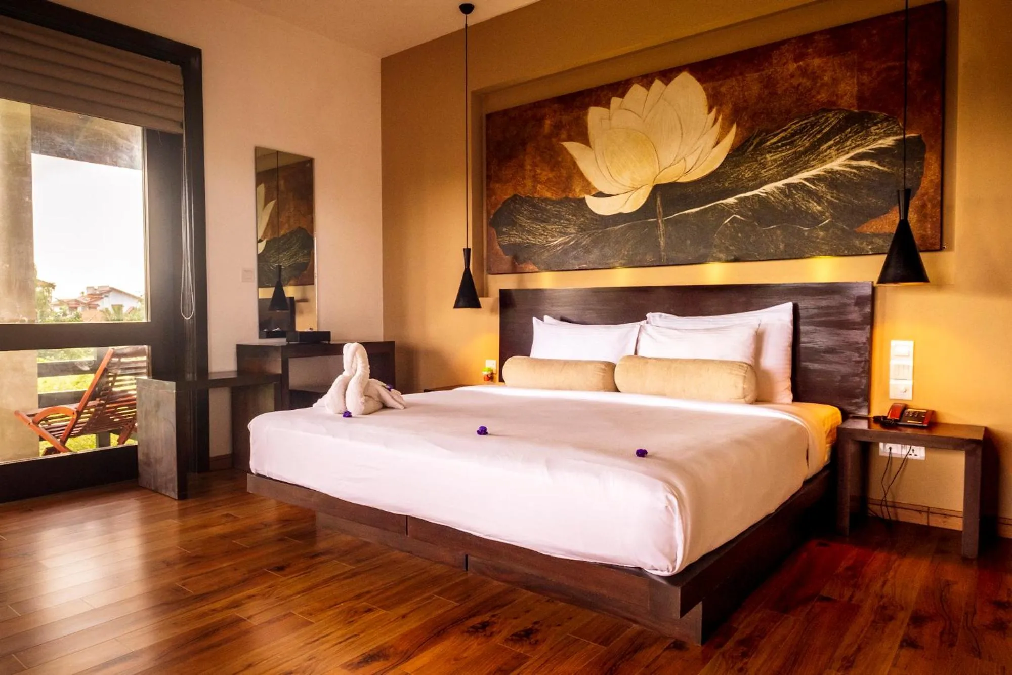 Bed in Terrace Green Hotel and Spa - Free Airport Shuttle Service
