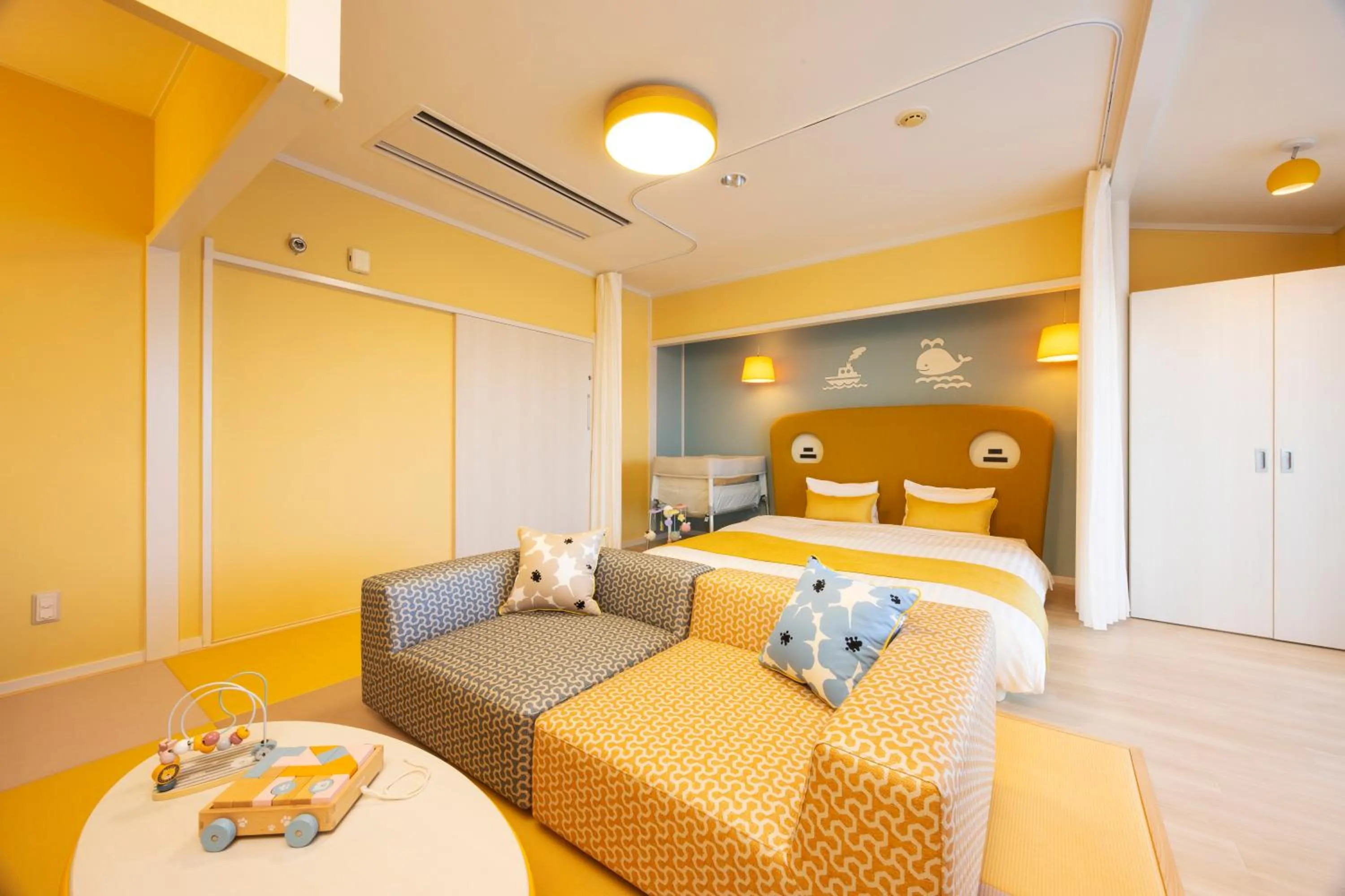 Photo of the whole room, Bed in Kamogawa Grand Hotel