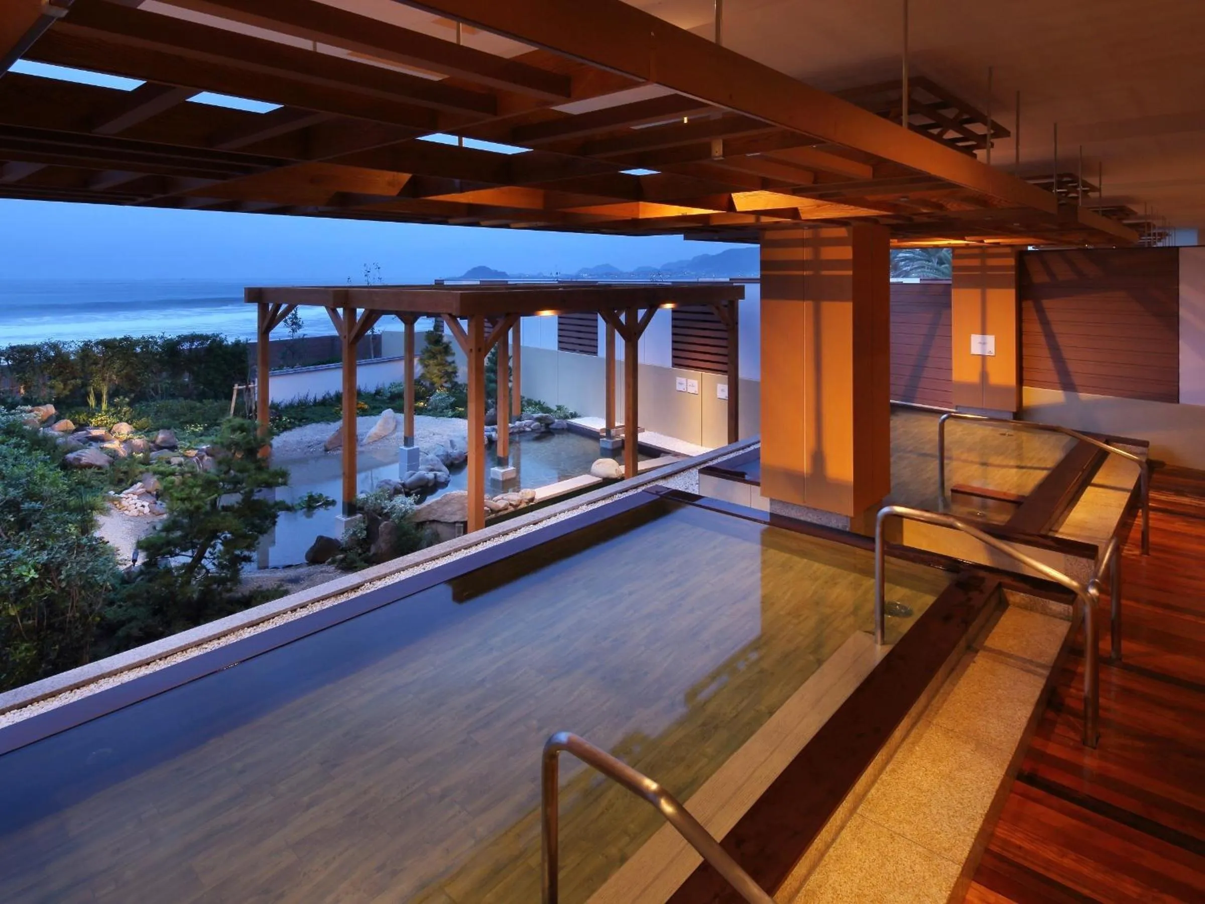 Hot Spring Bath in Kamogawa Grand Hotel