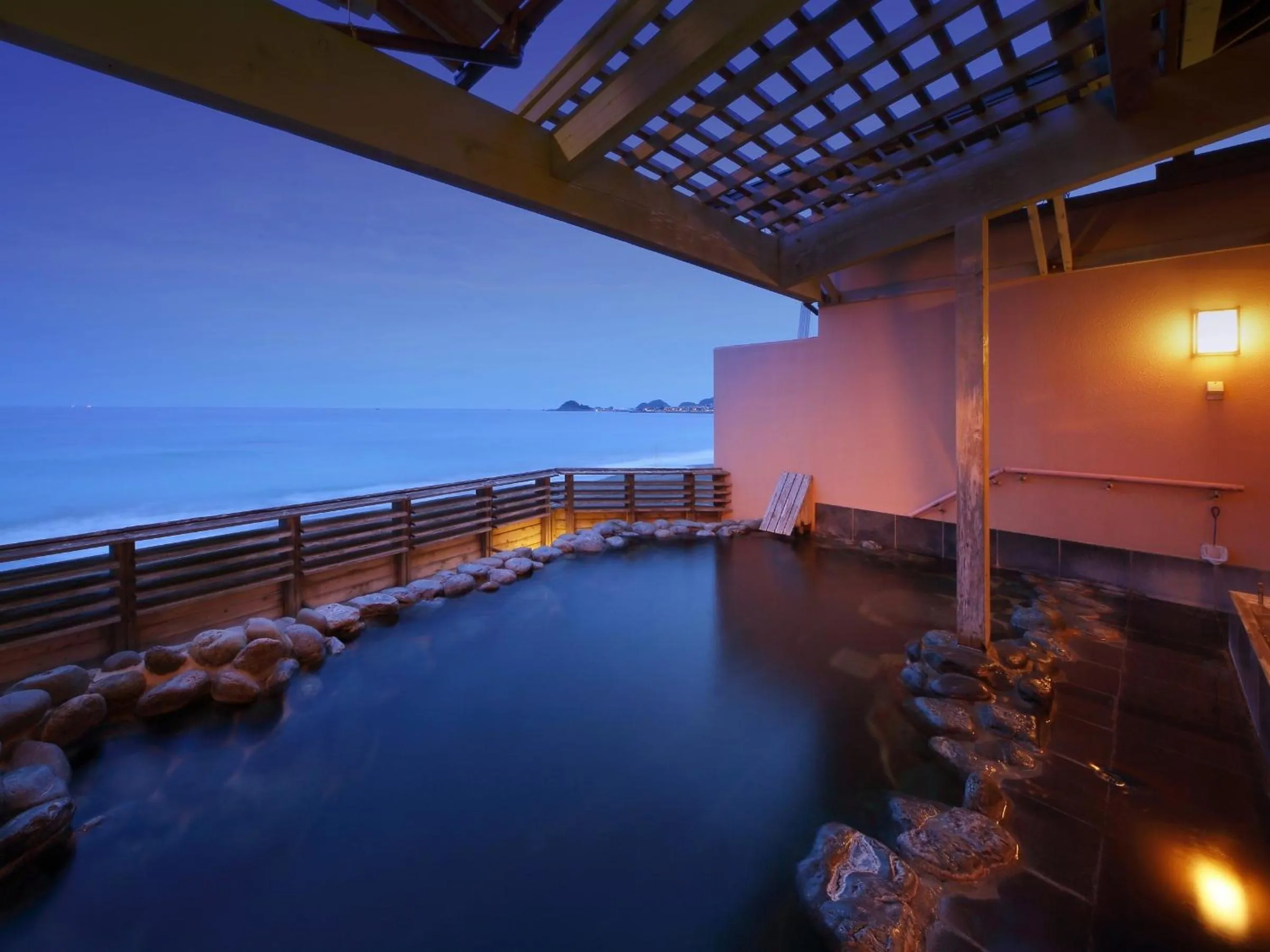 Hot Spring Bath in Kamogawa Grand Hotel