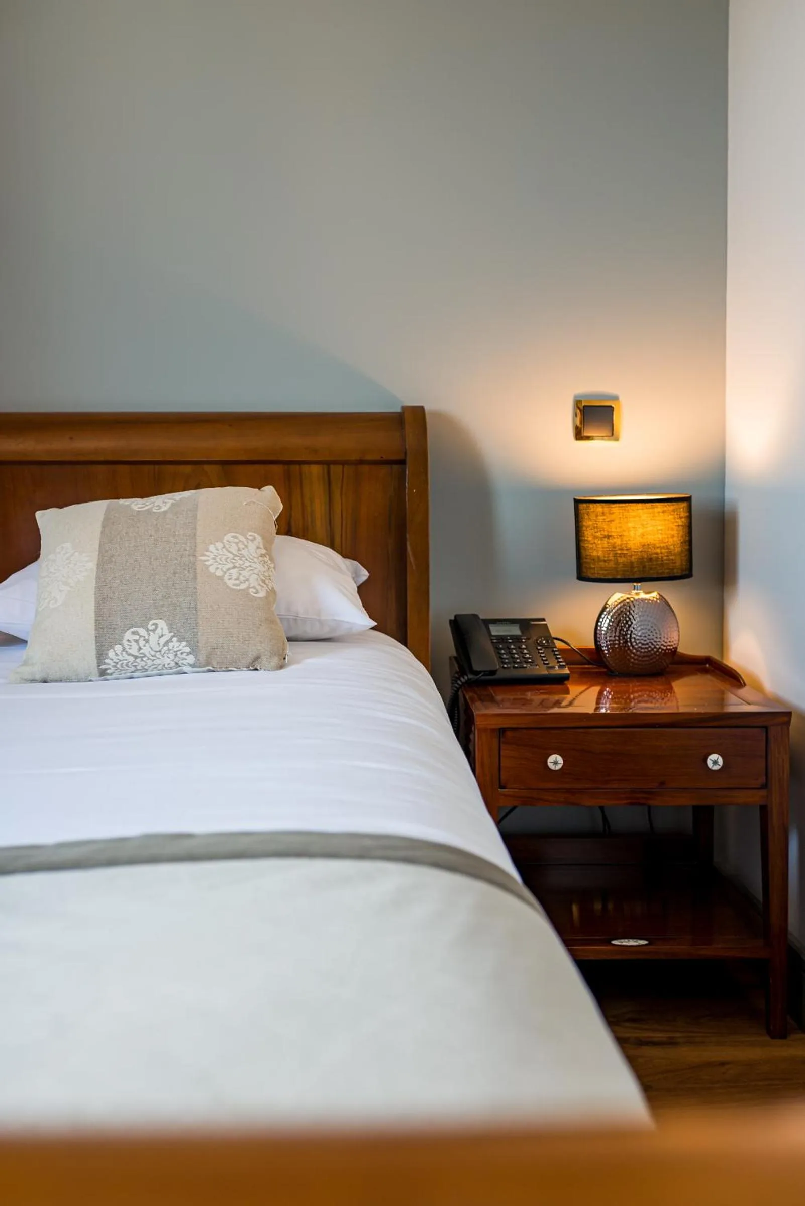 Property building, Bed in Le Place Neuve