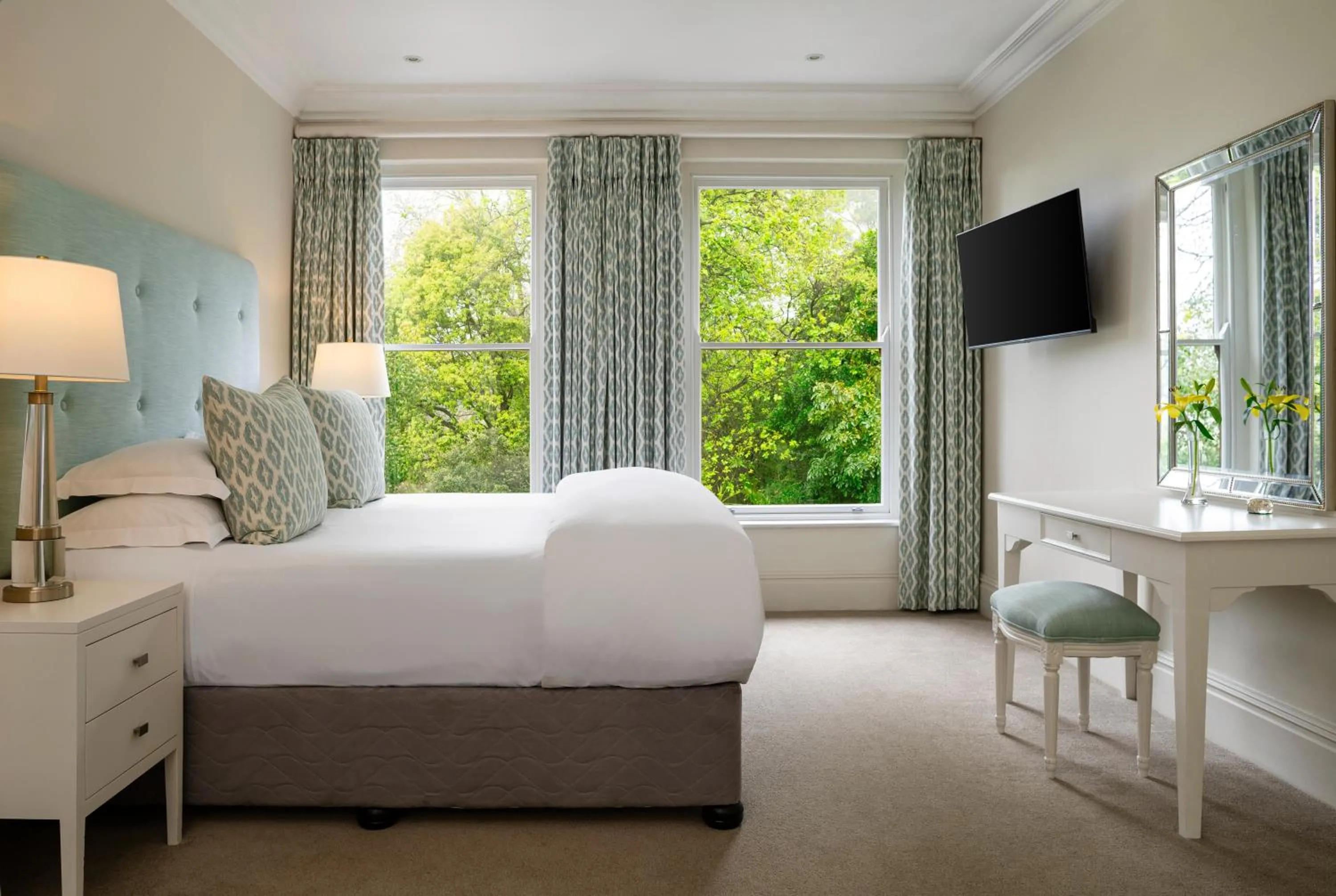 View (from property/room), Bed in The Cellars-Hohenort