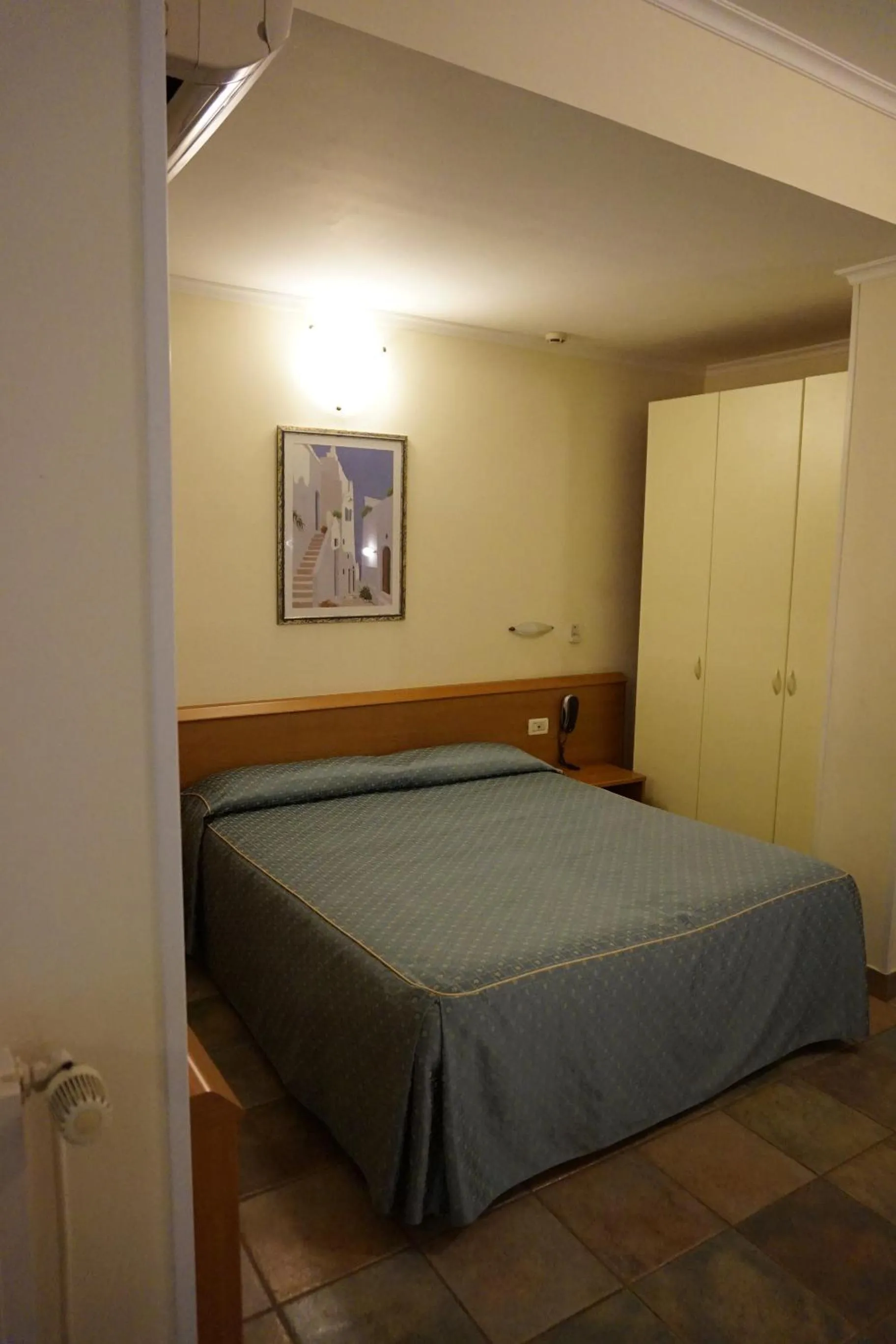 Photo of the whole room in Hotel Angela