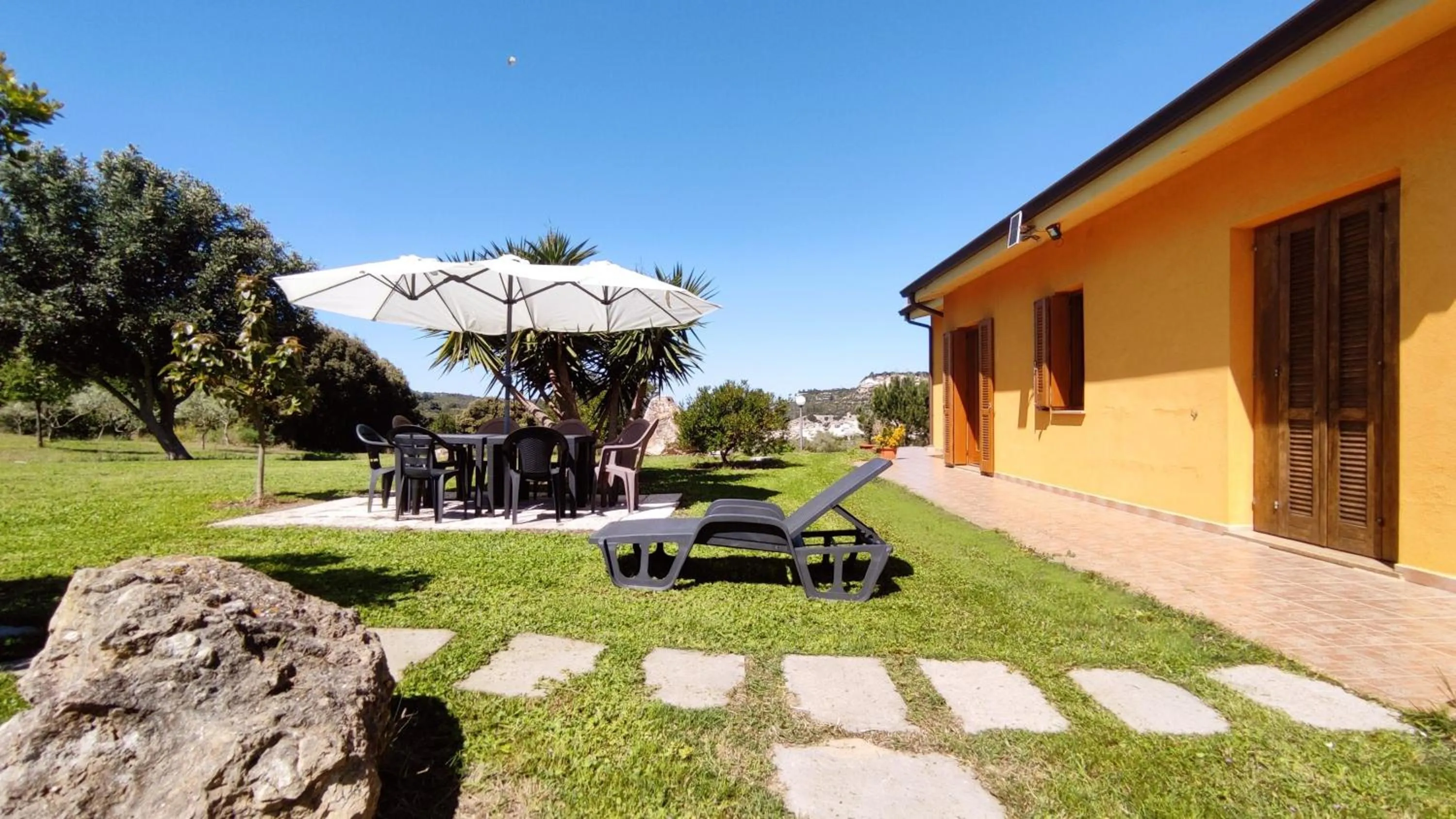 Property building in Grotta Delle Fate