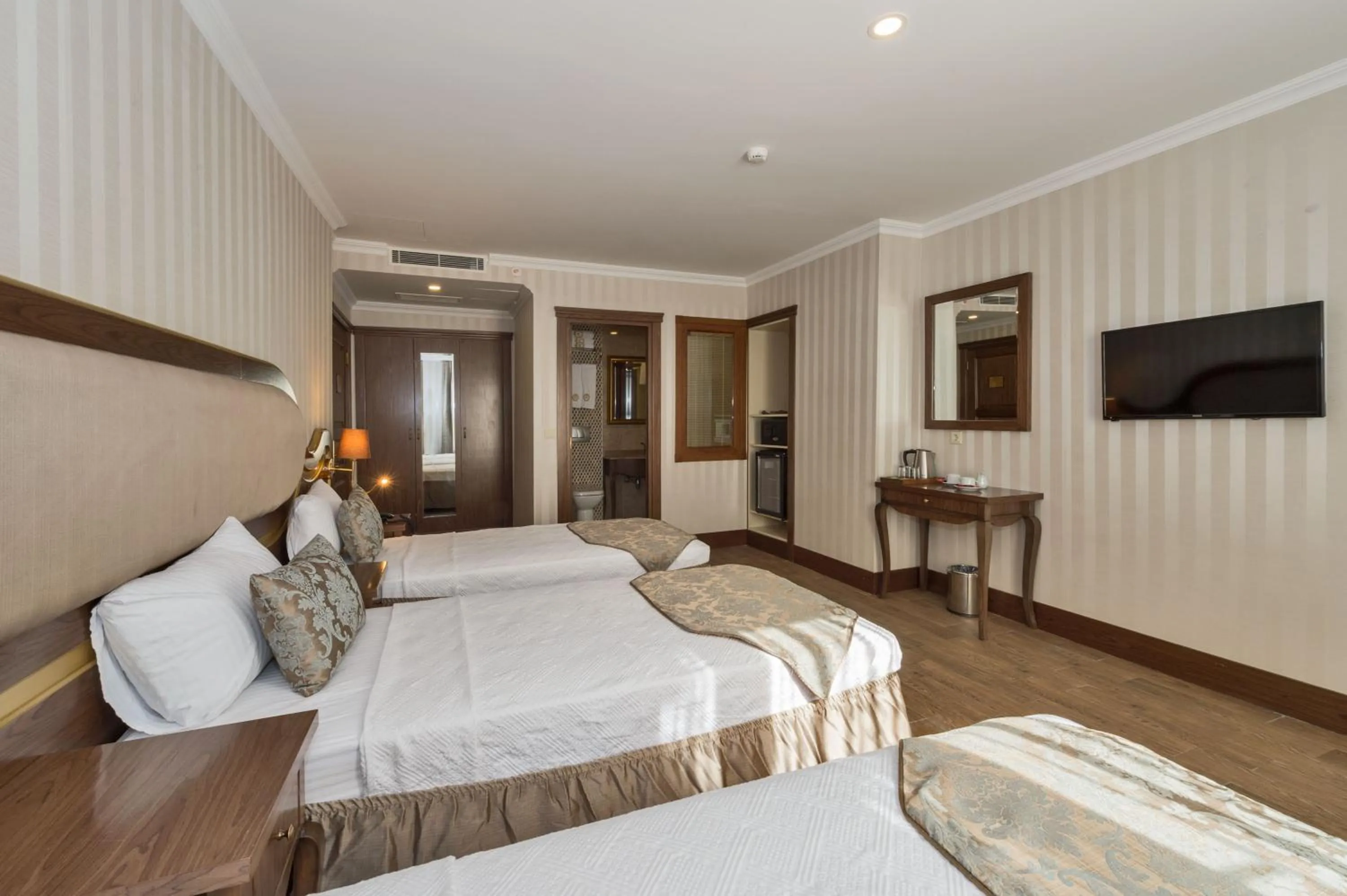 Bed in The Central Hotel