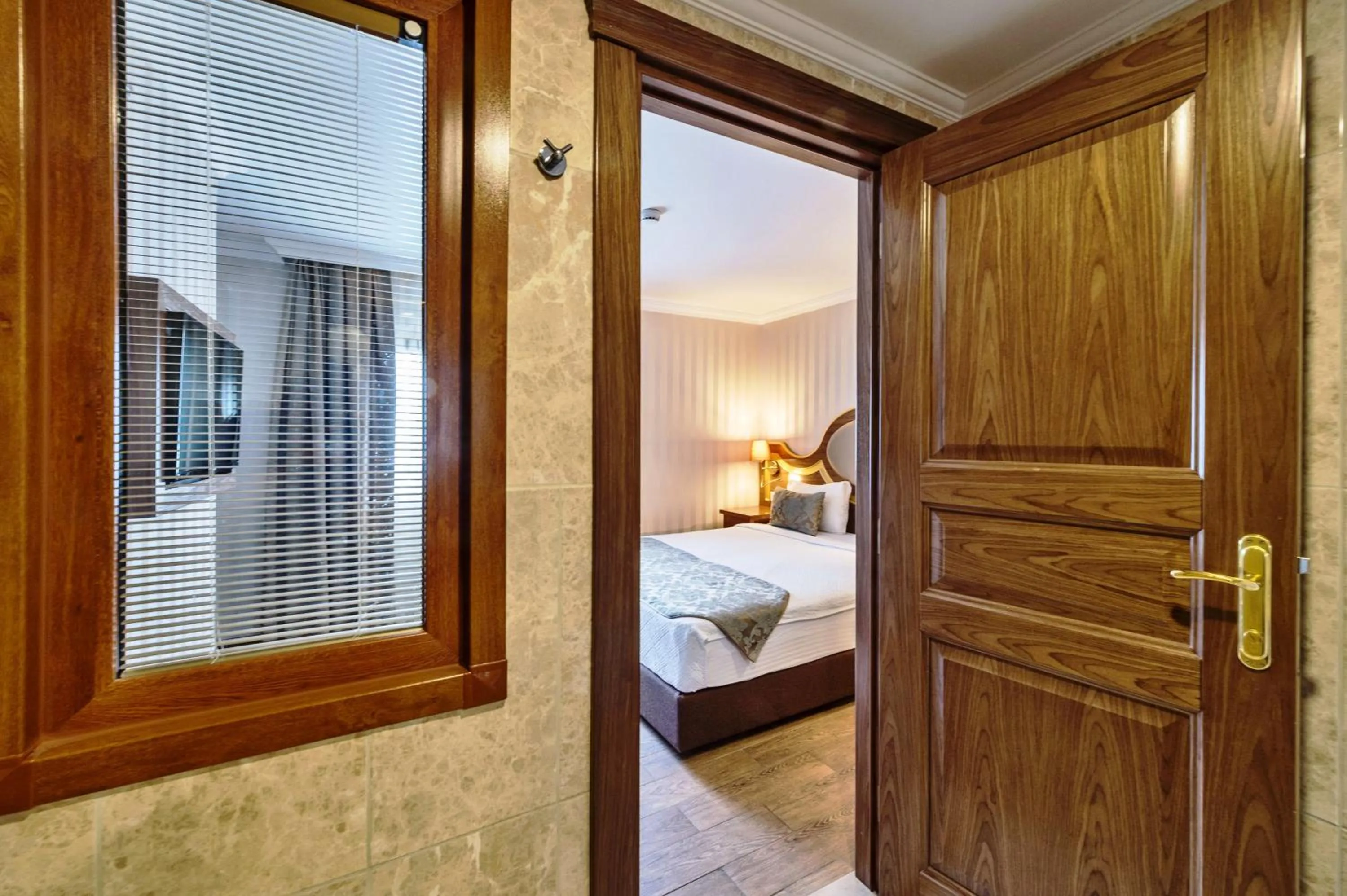 Photo of the whole room, Bed in The Central Hotel