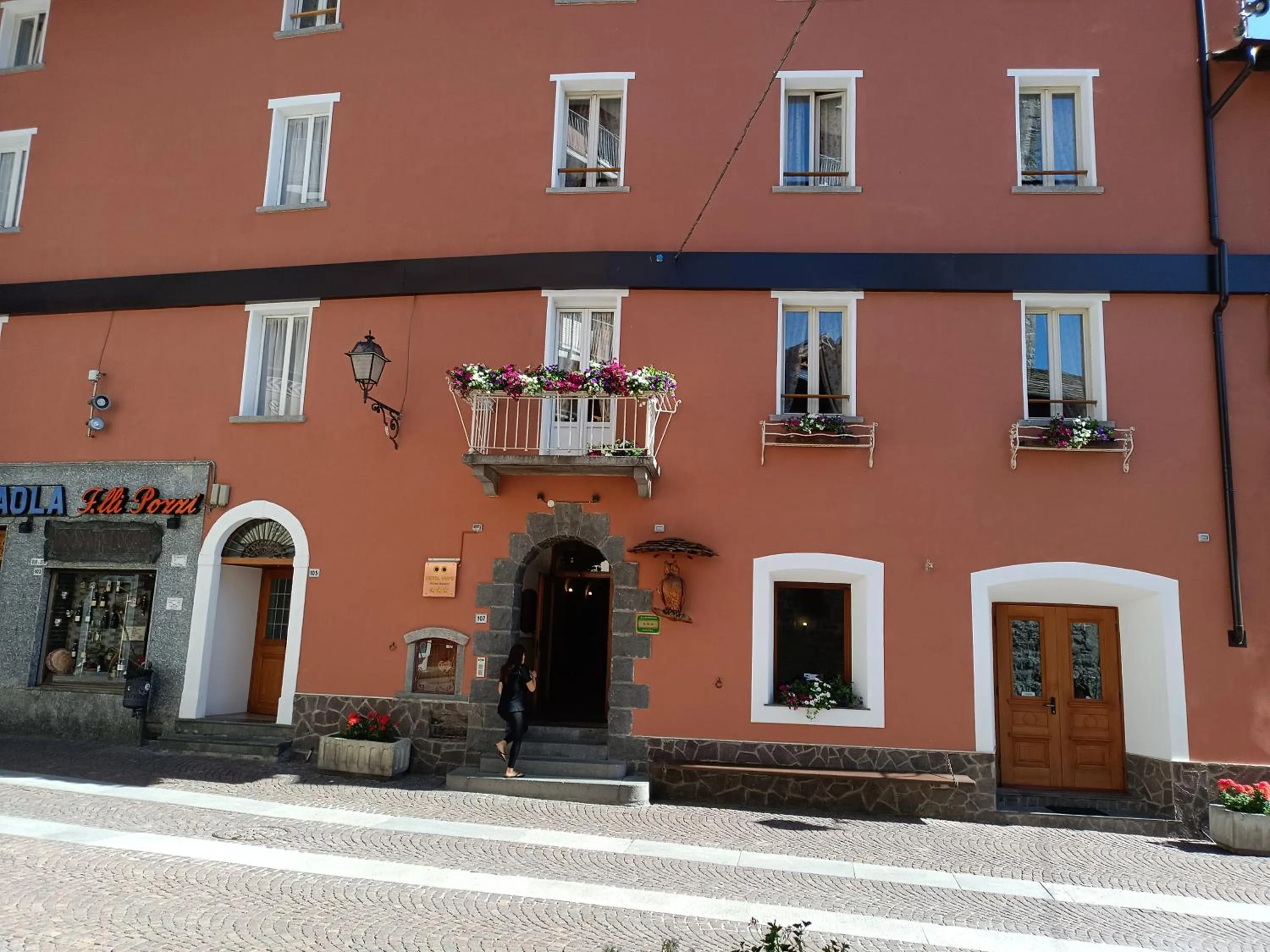 Facade/entrance in Hotel Gufo