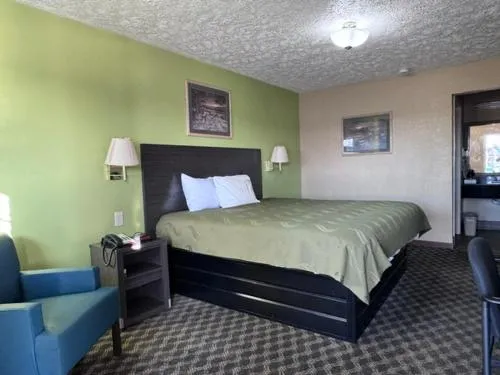 Deerfield inn & Suits