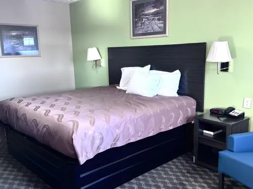 Deerfield inn & Suits