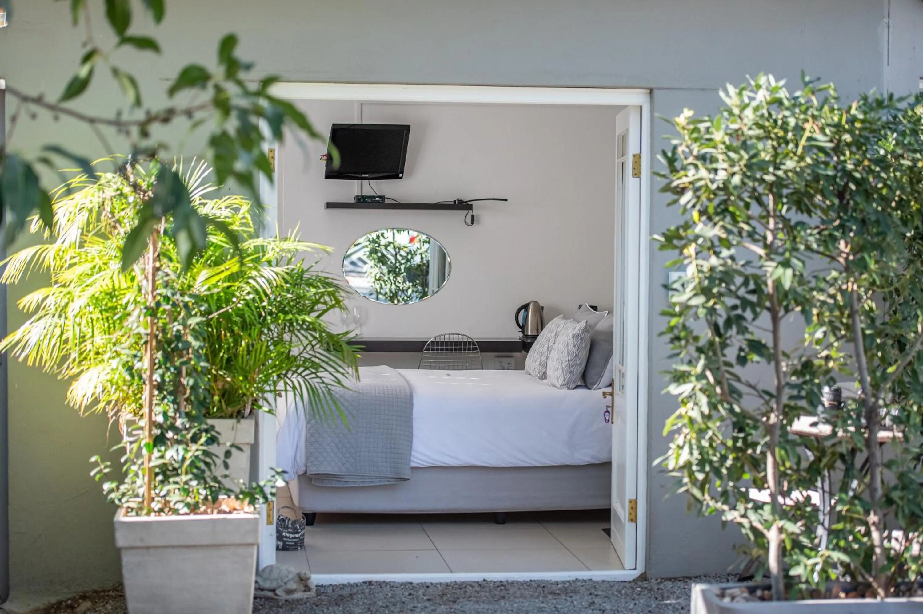 Bedroom, Bed in Ballinderry, The Robertson Guest House