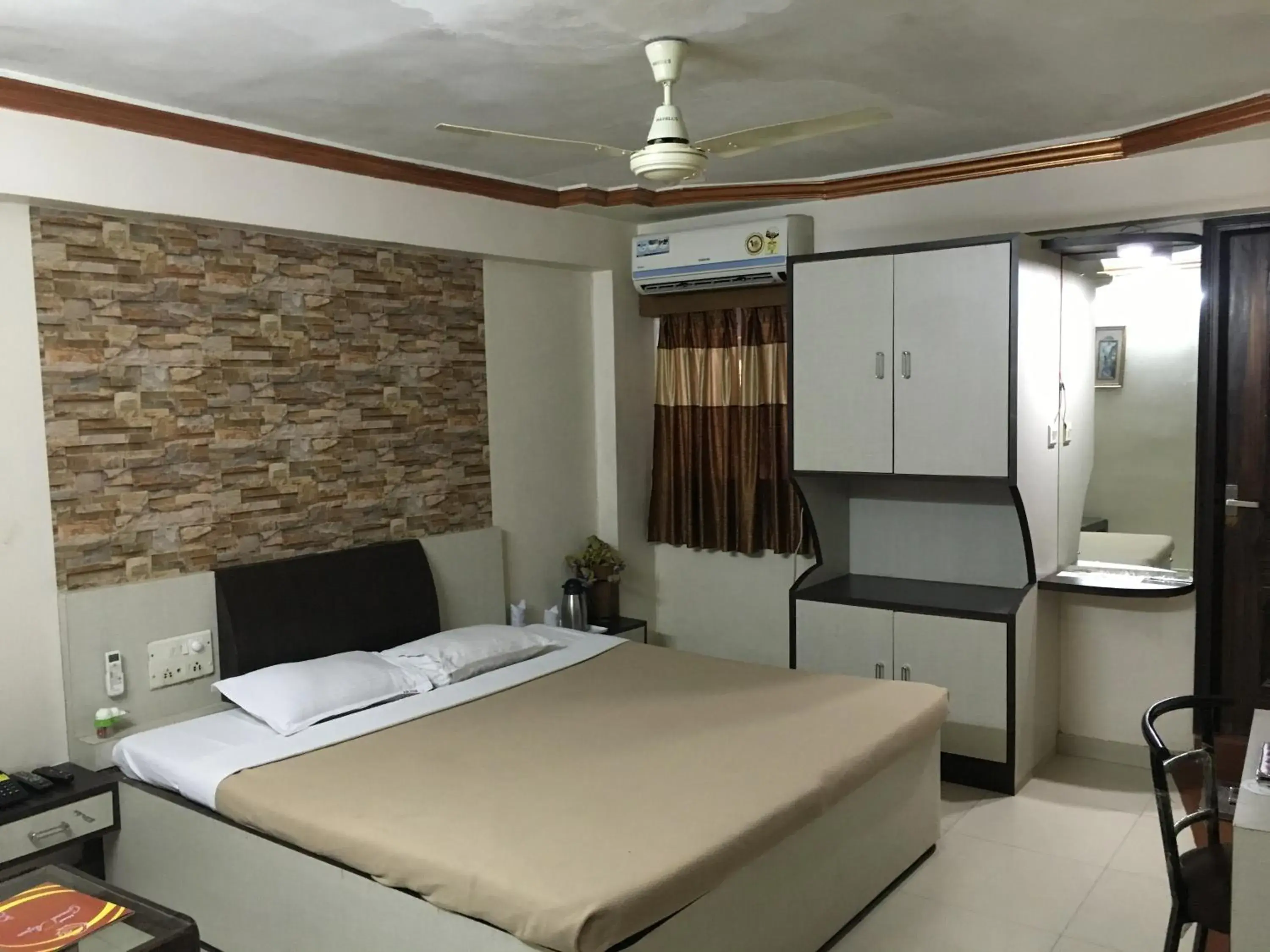 Deluxe Double or Twin Room - single occupancy in Hotel Grand Arjun Deluxe Double or Twin Room - single occupancy in Hotel Grand Arjun