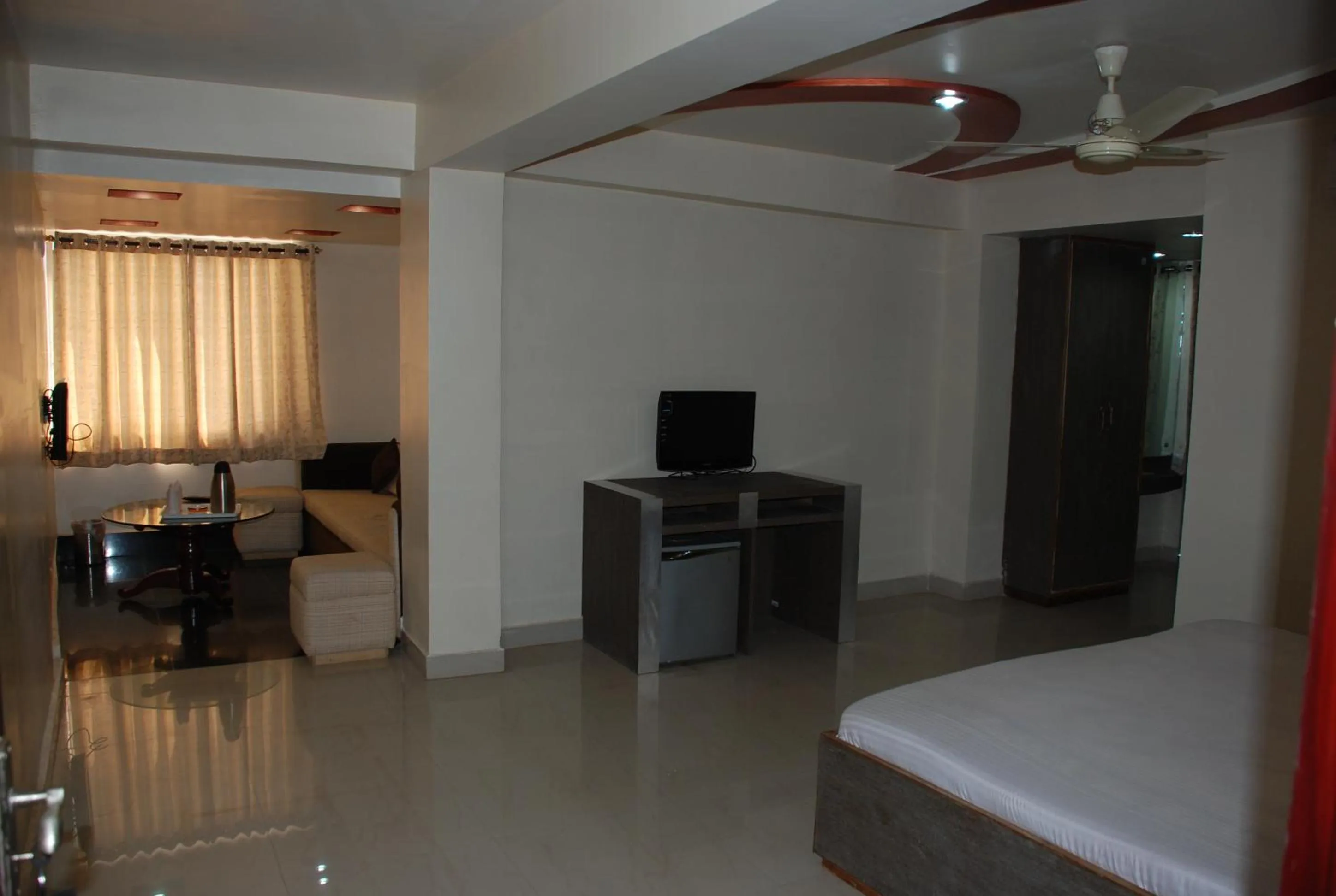 TV and multimedia, Bed in Hotel Grand Arjun