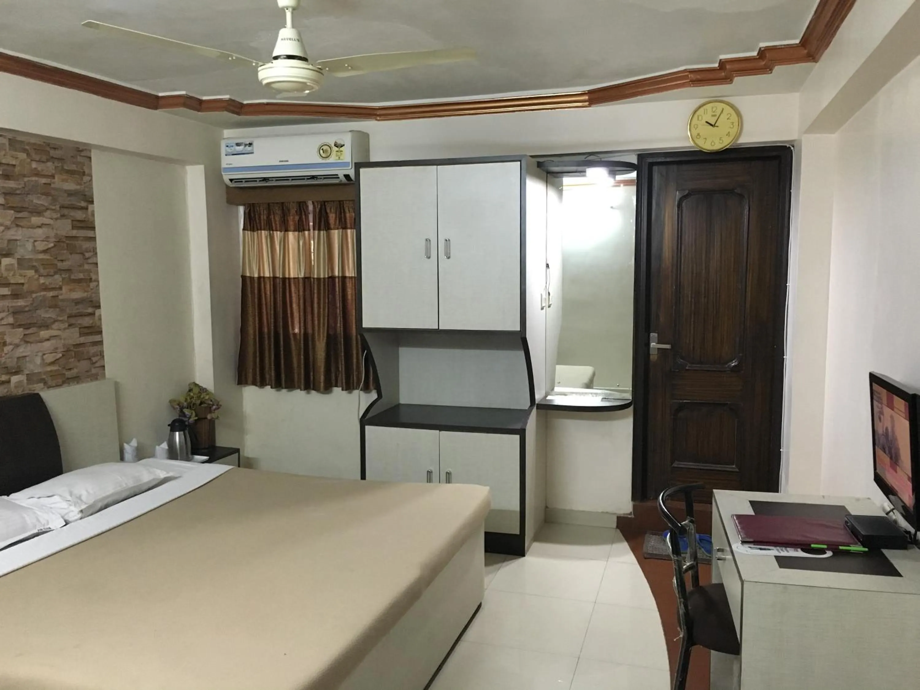 TV and multimedia in Hotel Grand Arjun