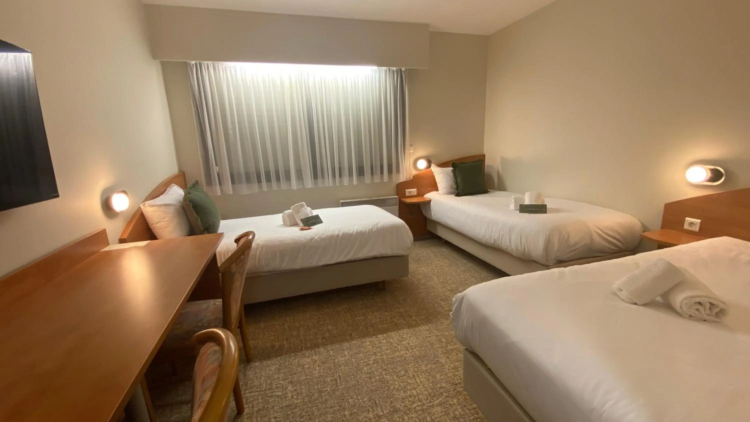 Photo of the whole room, Bed in The Originals City, Logis d'Elbée, Cholet Nord