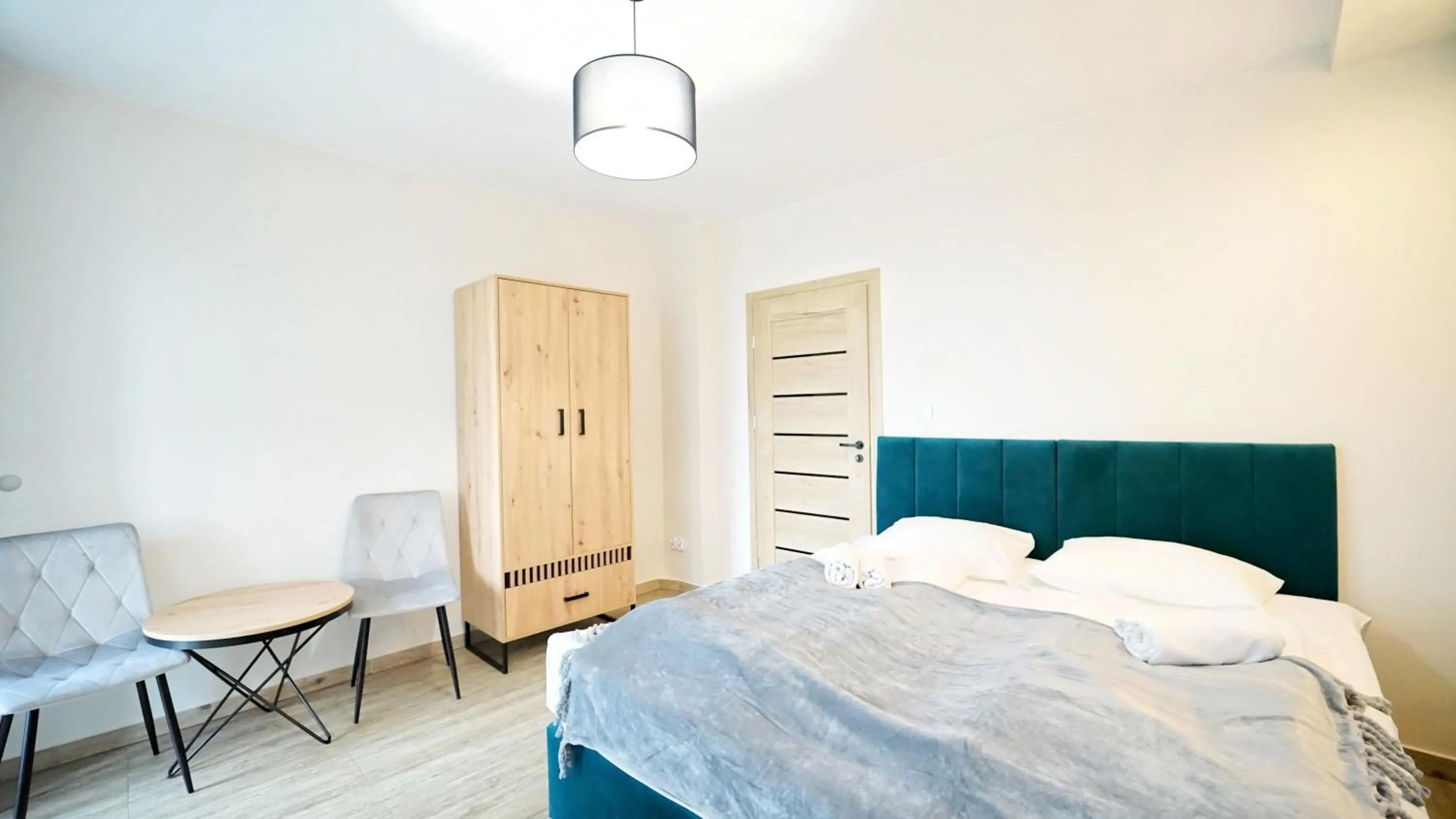 Bedroom, Bed in Apartamenty EverySky - Karkonoska 30