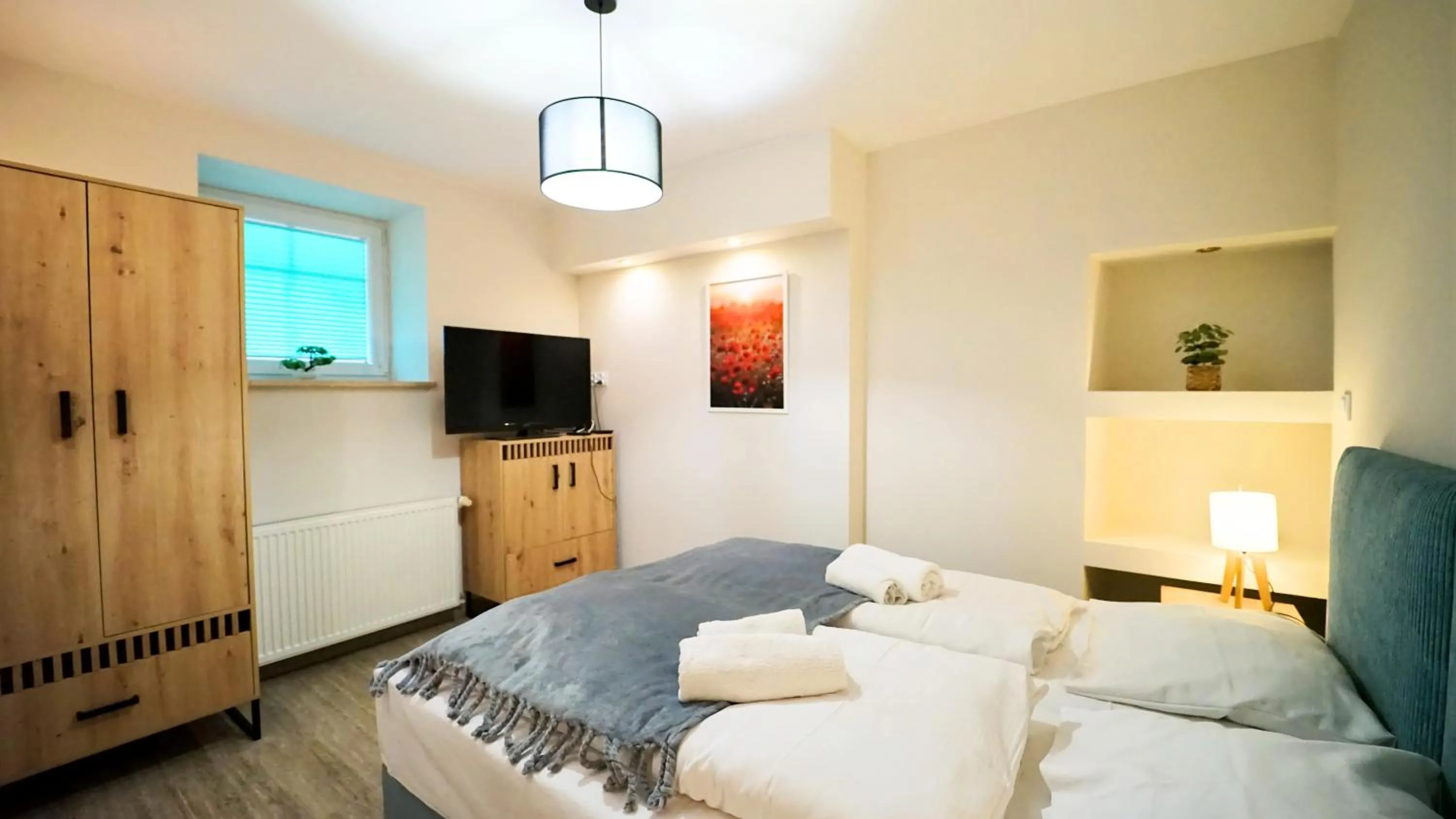 Bedroom, Bed in Apartamenty EverySky - Karkonoska 30