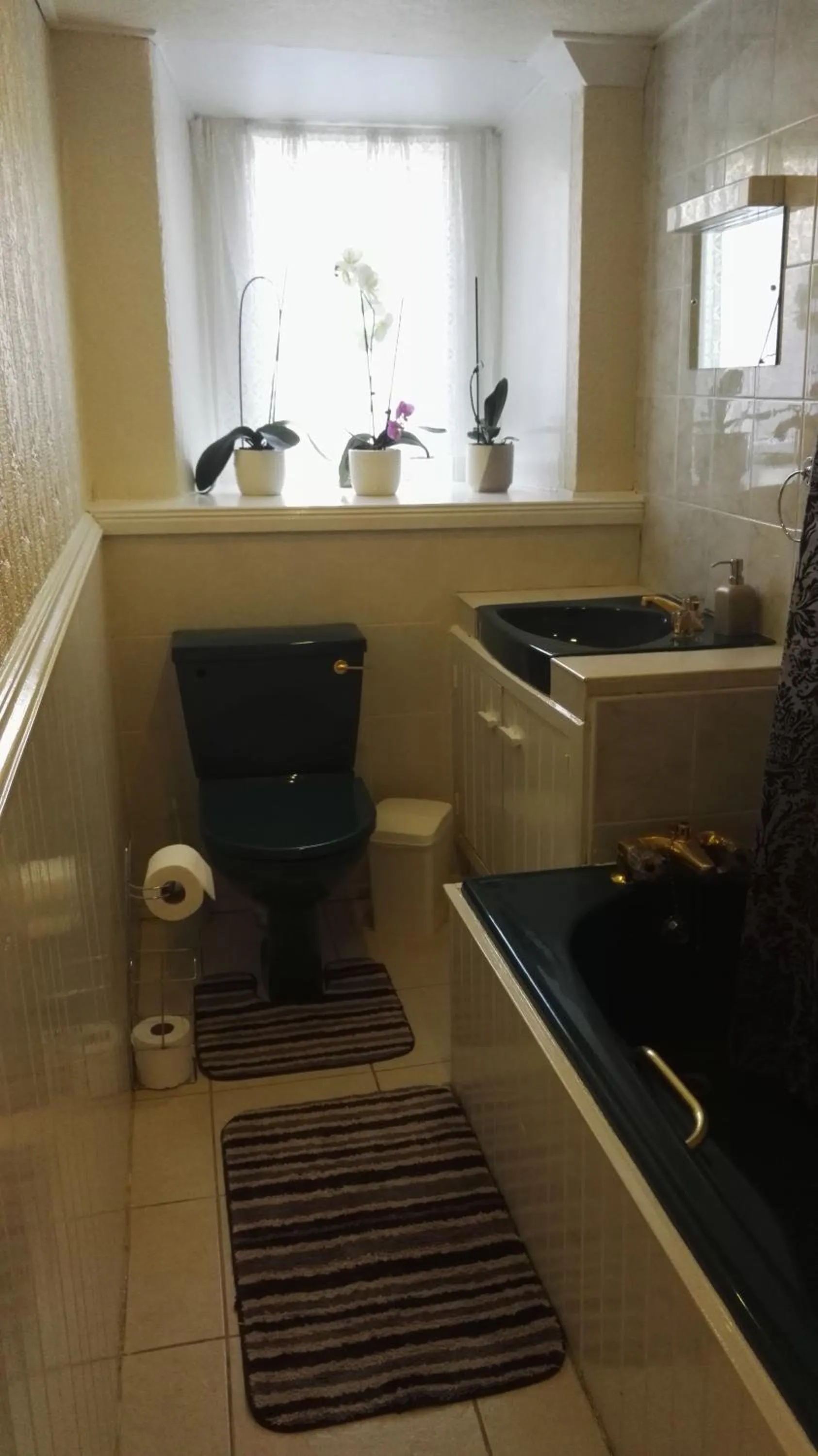 Bathroom in Victoria Hotel