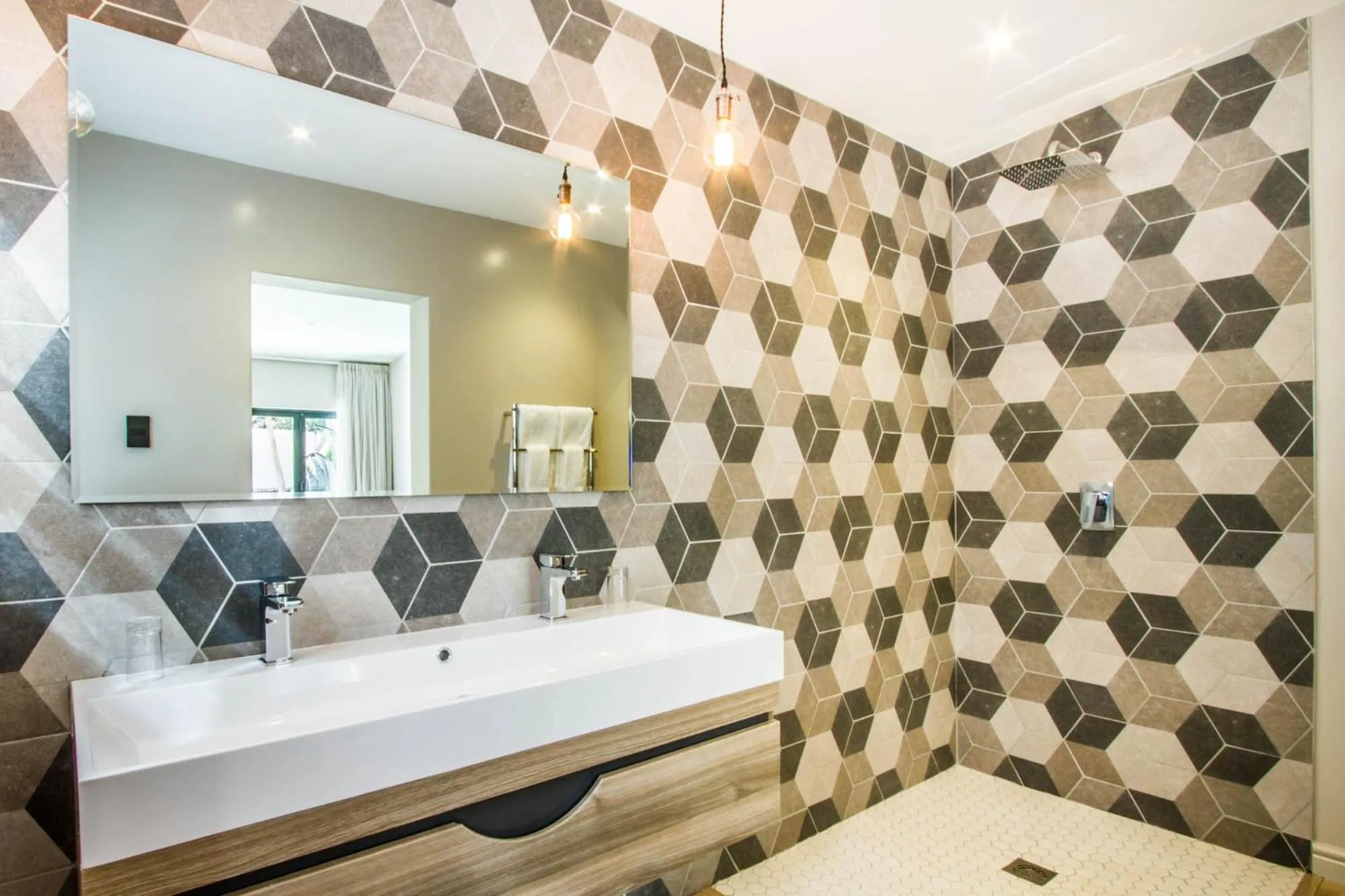 Bathroom in Hlangana Lodge