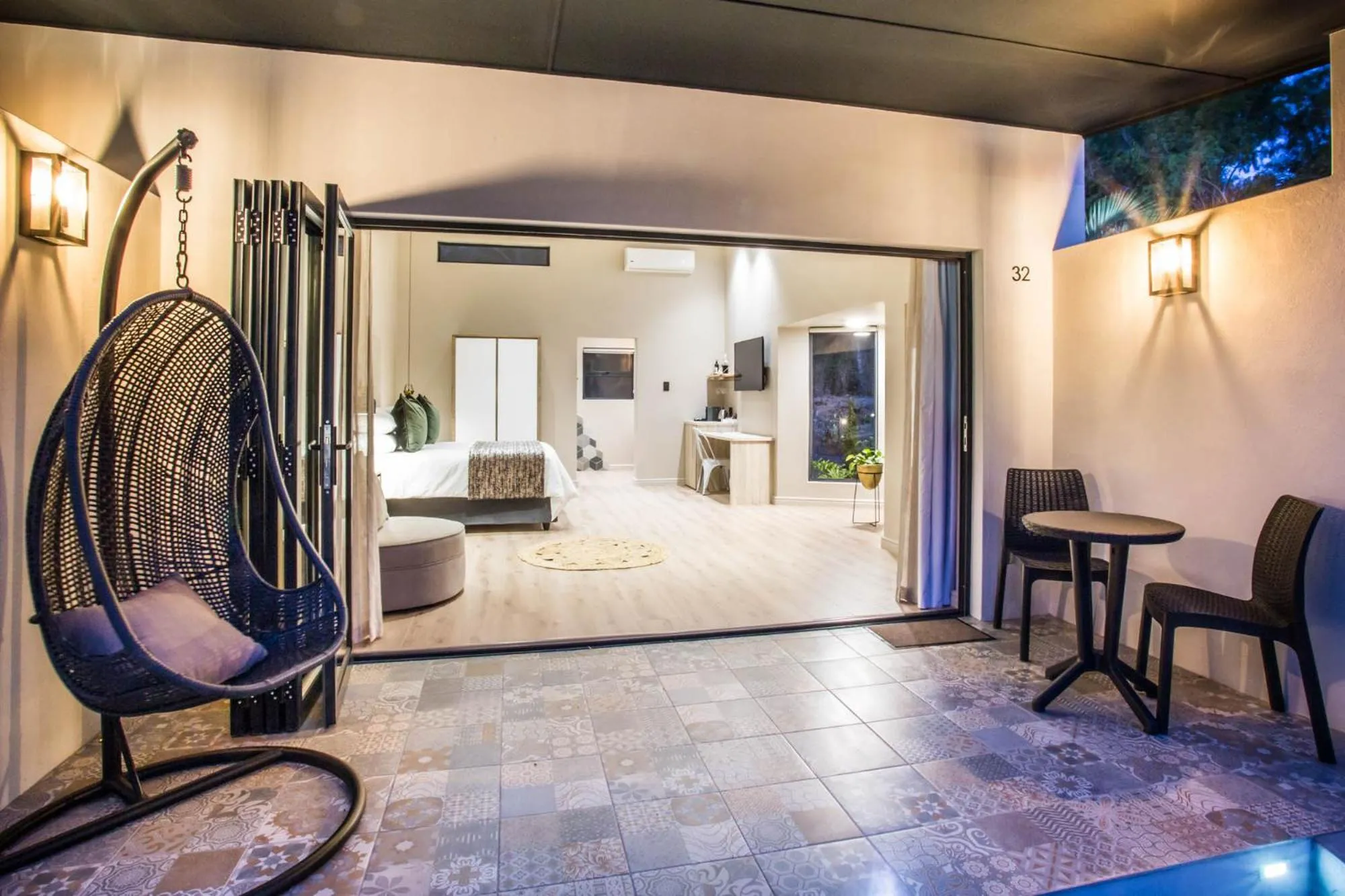 Garden view in Hlangana Lodge