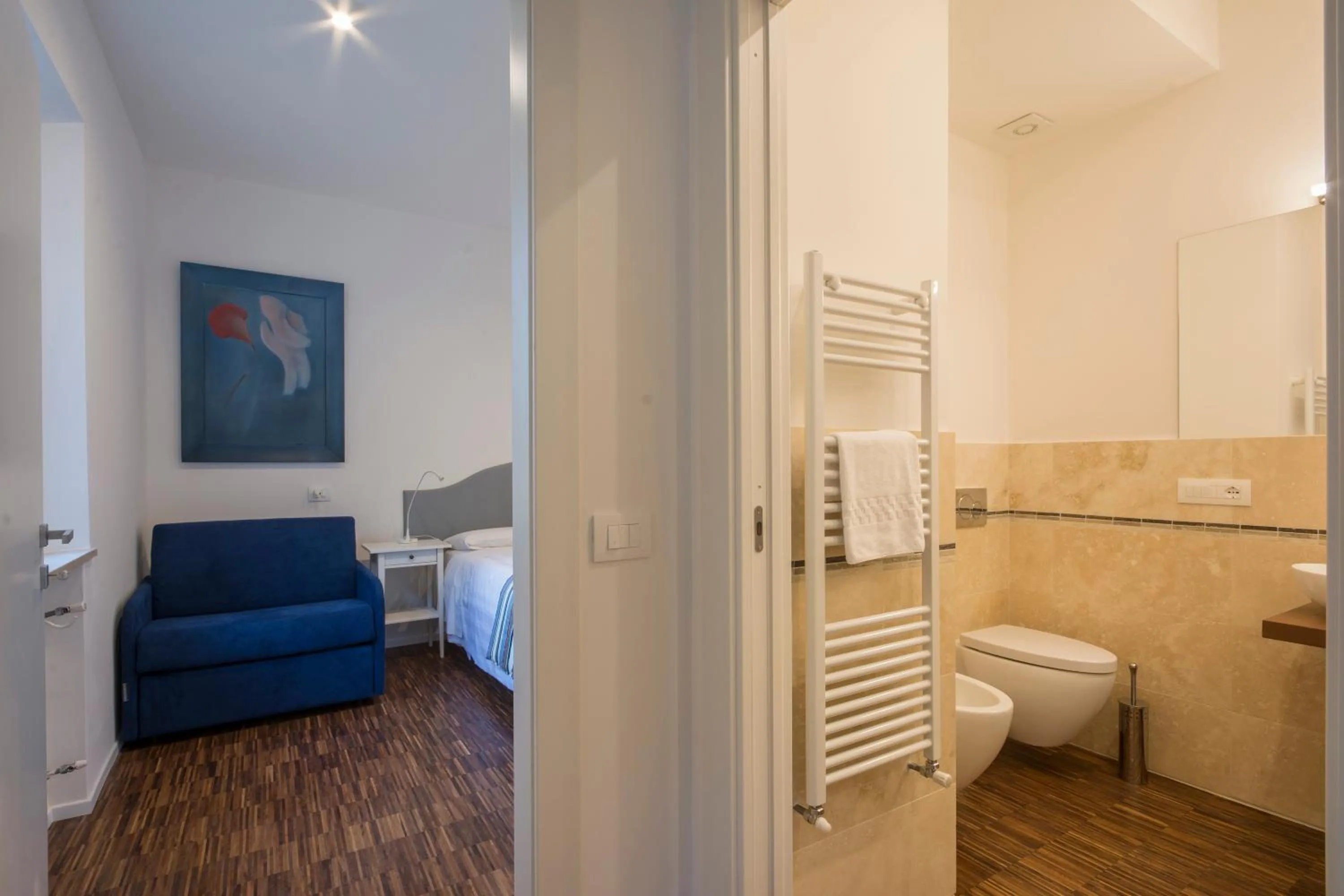 Photo of the whole room in La Coroncina Lodging