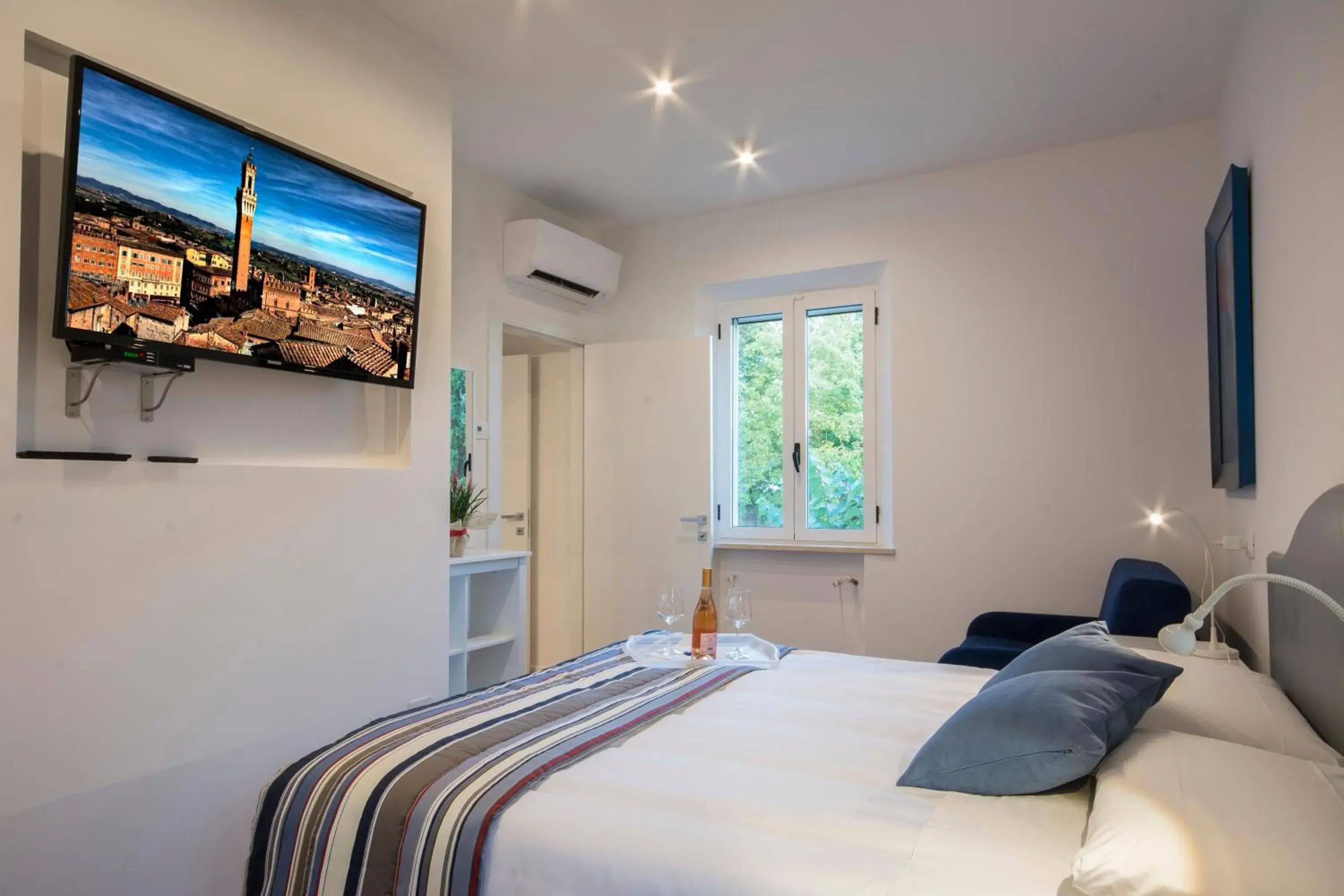 One-Bedroom Apartment with Garden View in La Coroncina Lodging One-Bedroom Apartment with Garden View in La Coroncina Lodging