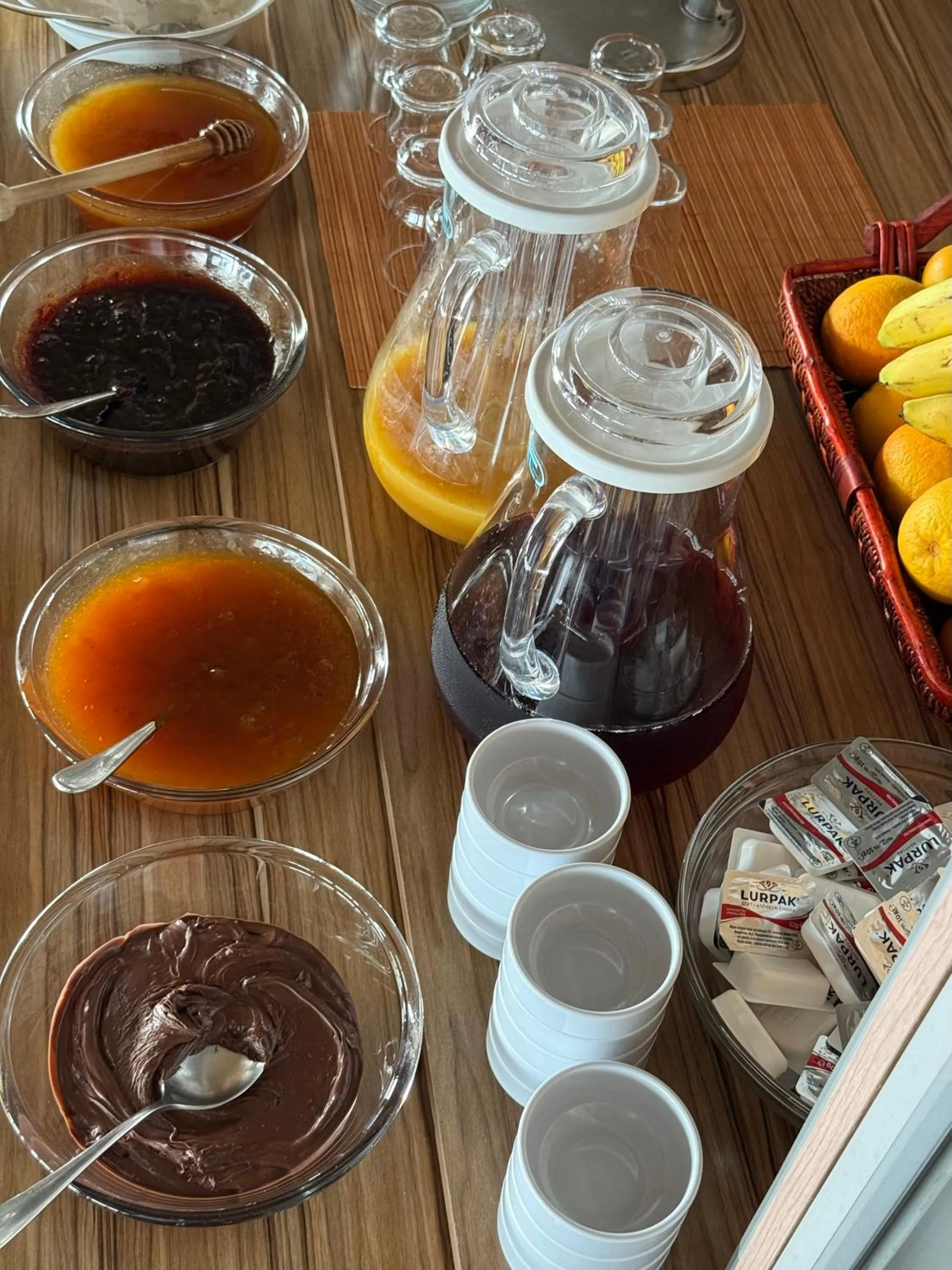 Buffet breakfast in Hotel Iliovasilema