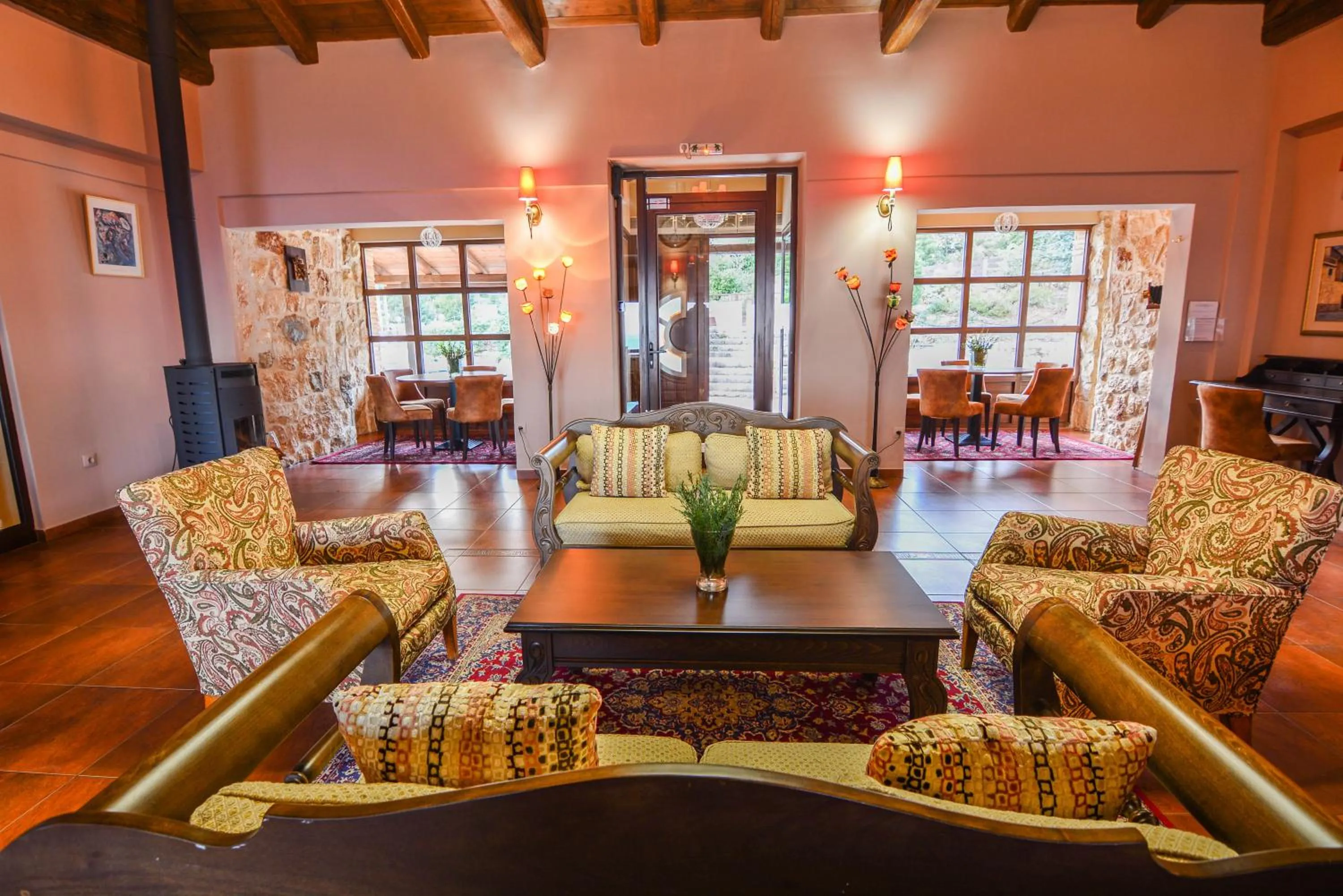 Seating area in Hotel Iliovasilema