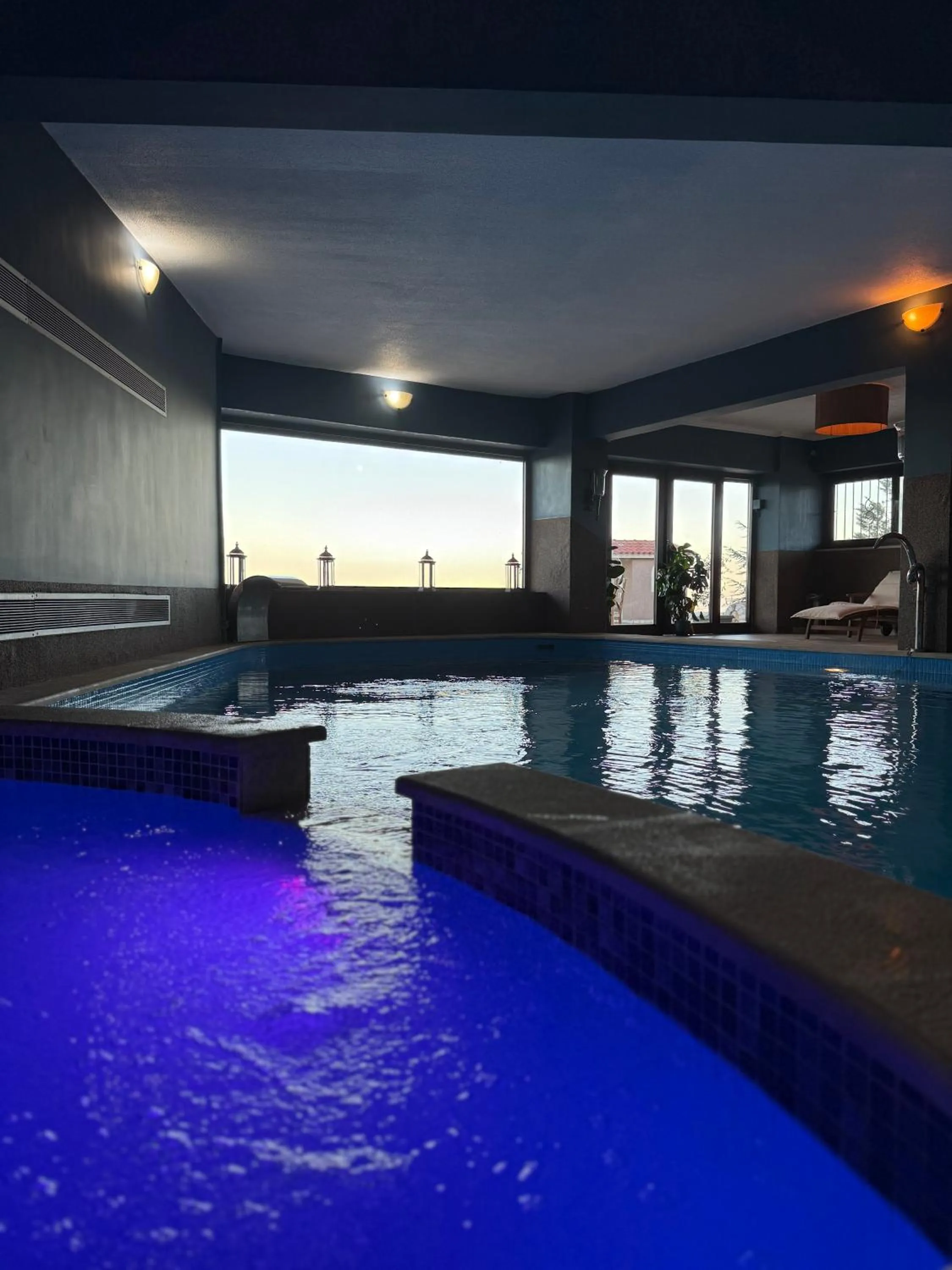 Hot Tub in Hotel Iliovasilema