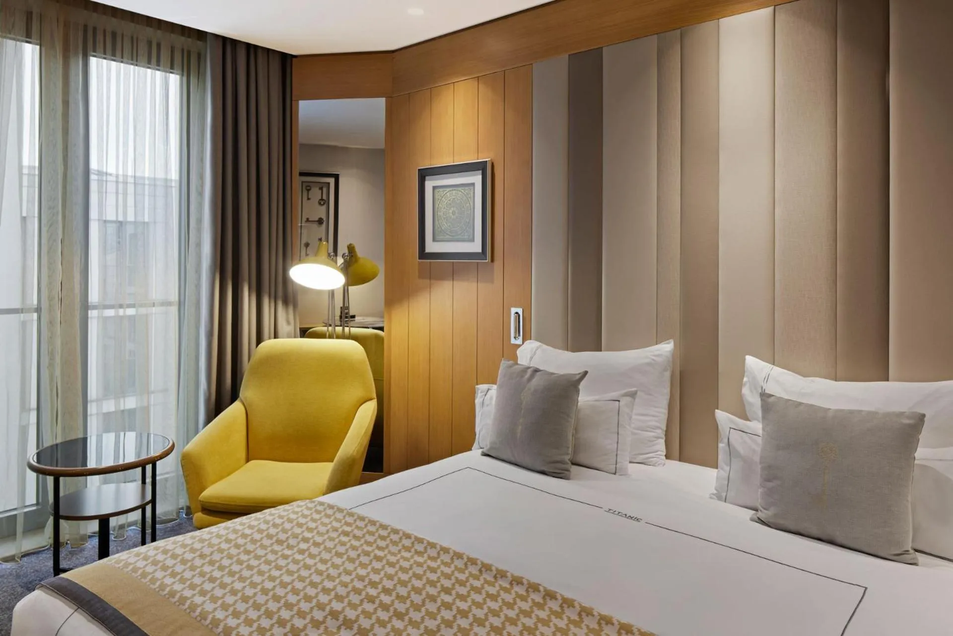 Bed in TITANIC Chaussee Berlin