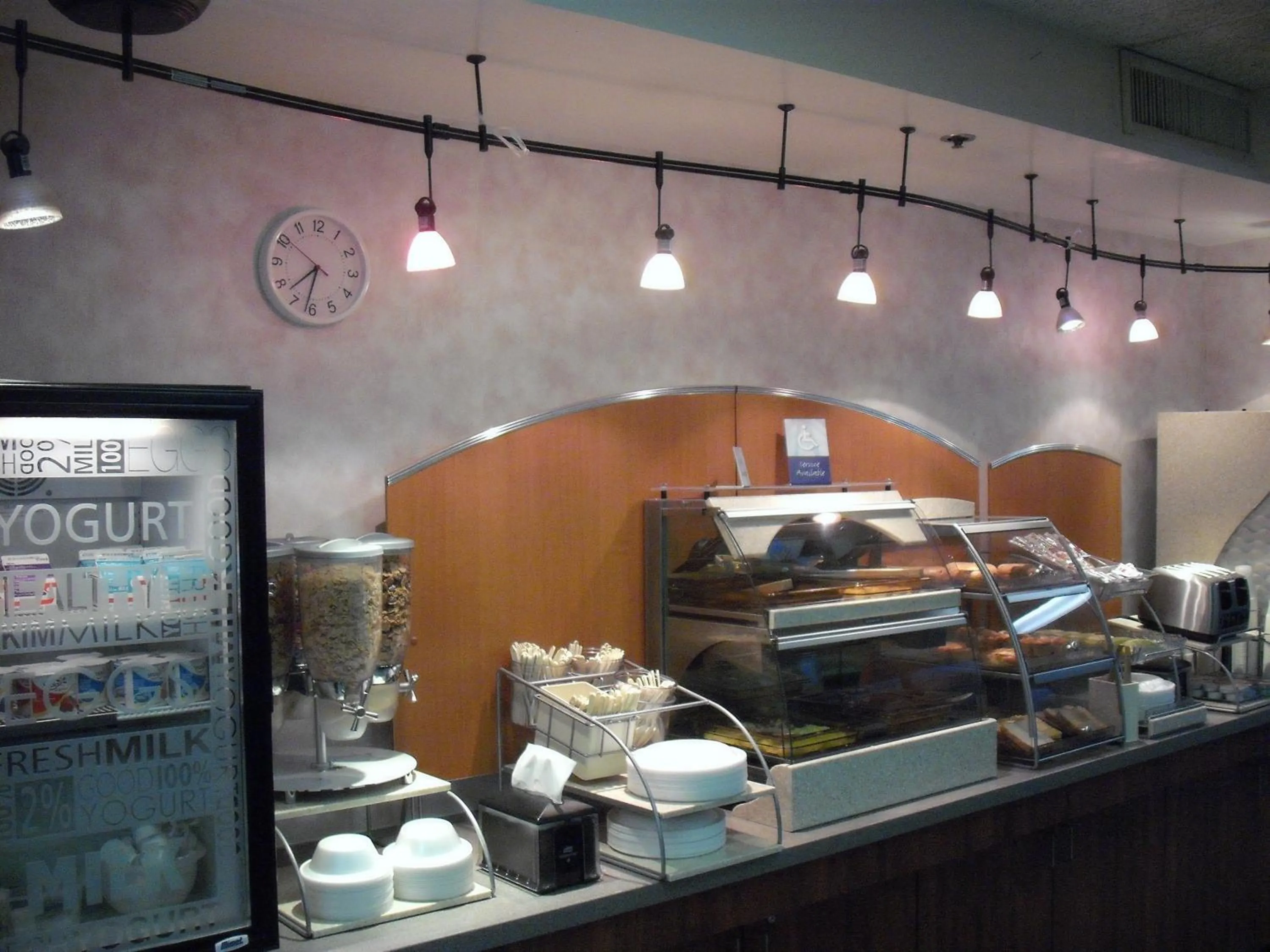 Buffet breakfast in Mountain Inn & Suites