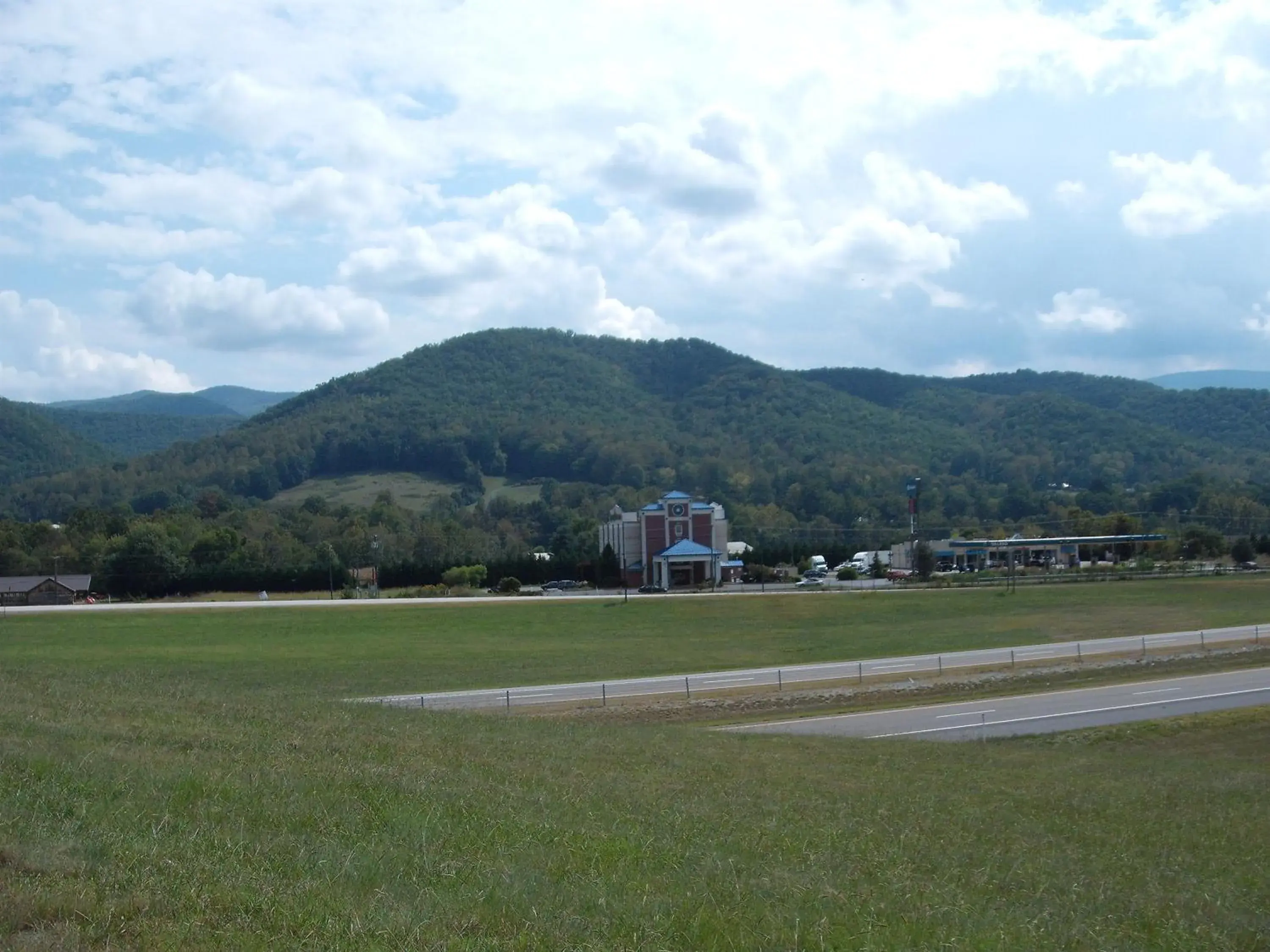 King Room with Mountain View - Non-smoking in Mountain Inn & Suites King Room with Mountain View - Non-smoking in Mountain Inn & Suites