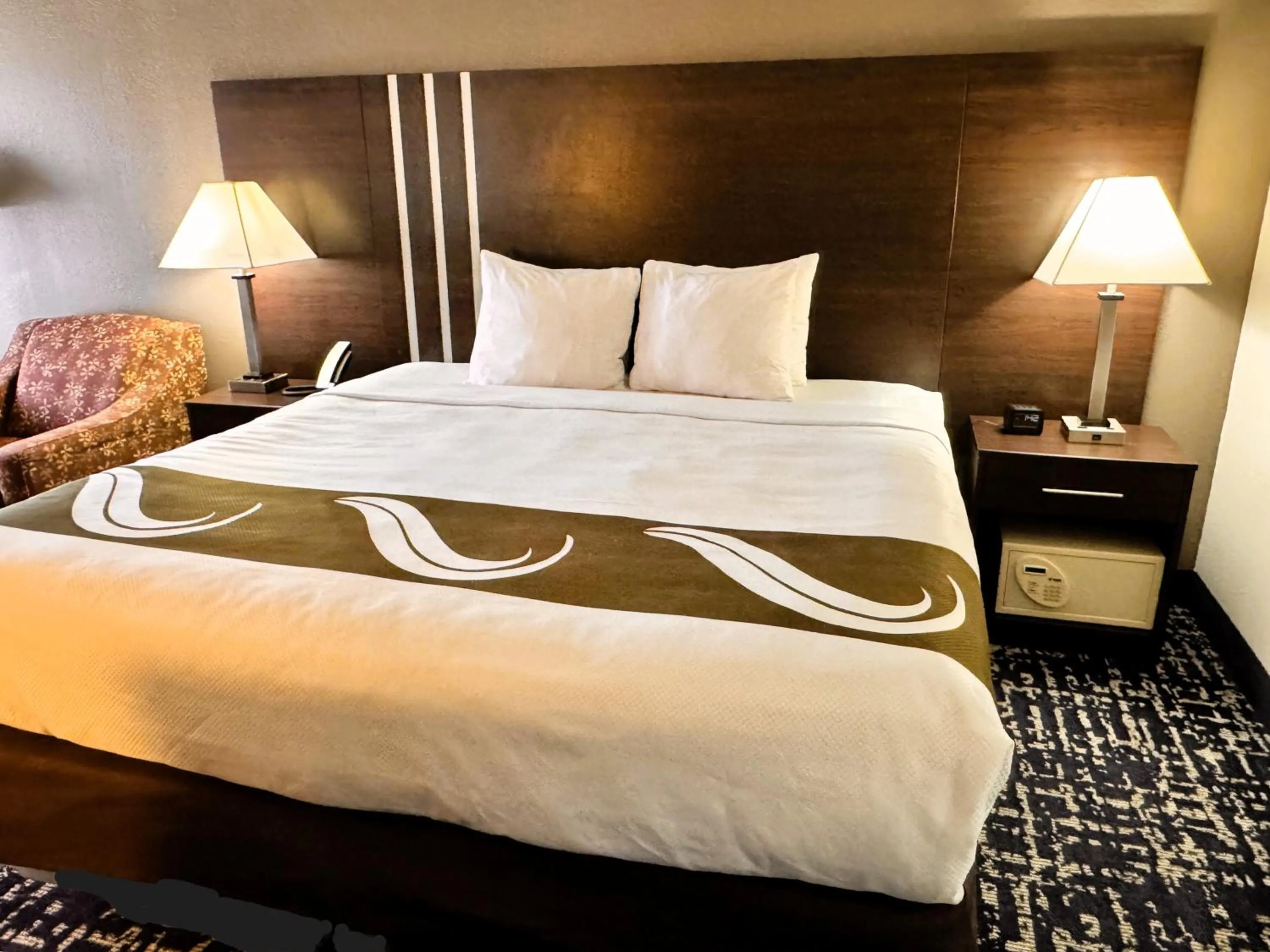 Bed in Quality Inn Cleveland North