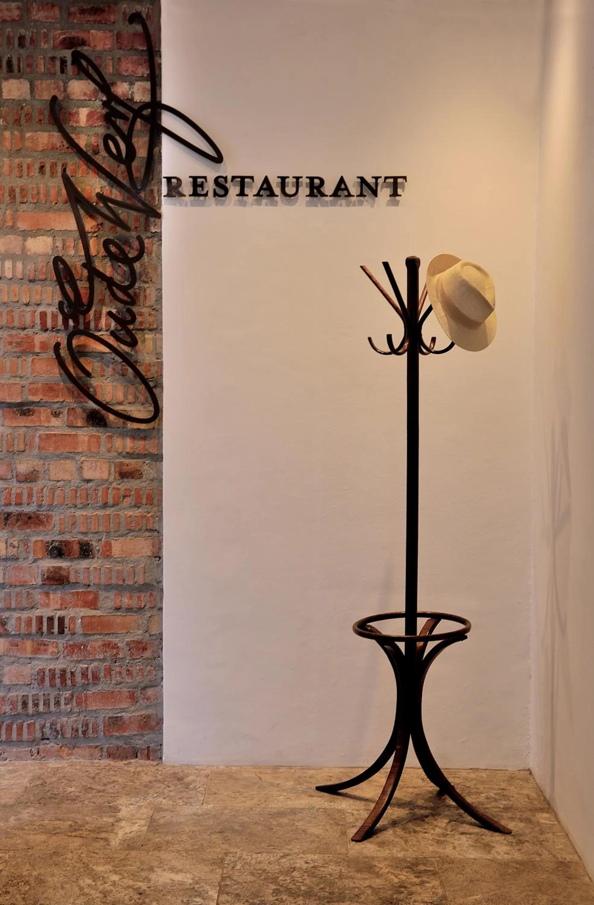 Restaurant/places to eat in Oude Werf Hotel