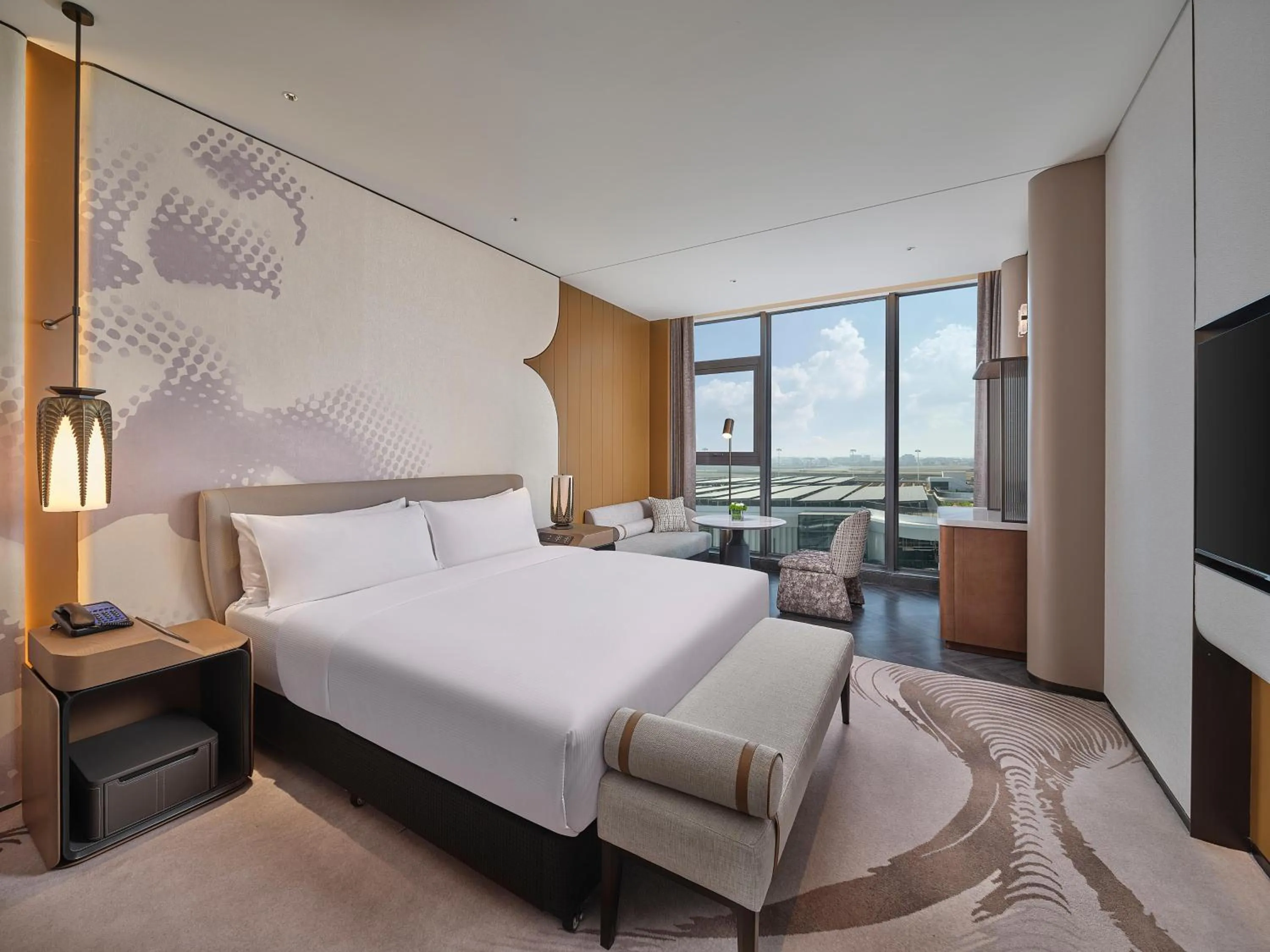 King Room - Mobility Accessible  in Hilton Guangzhou Baiyun Airport