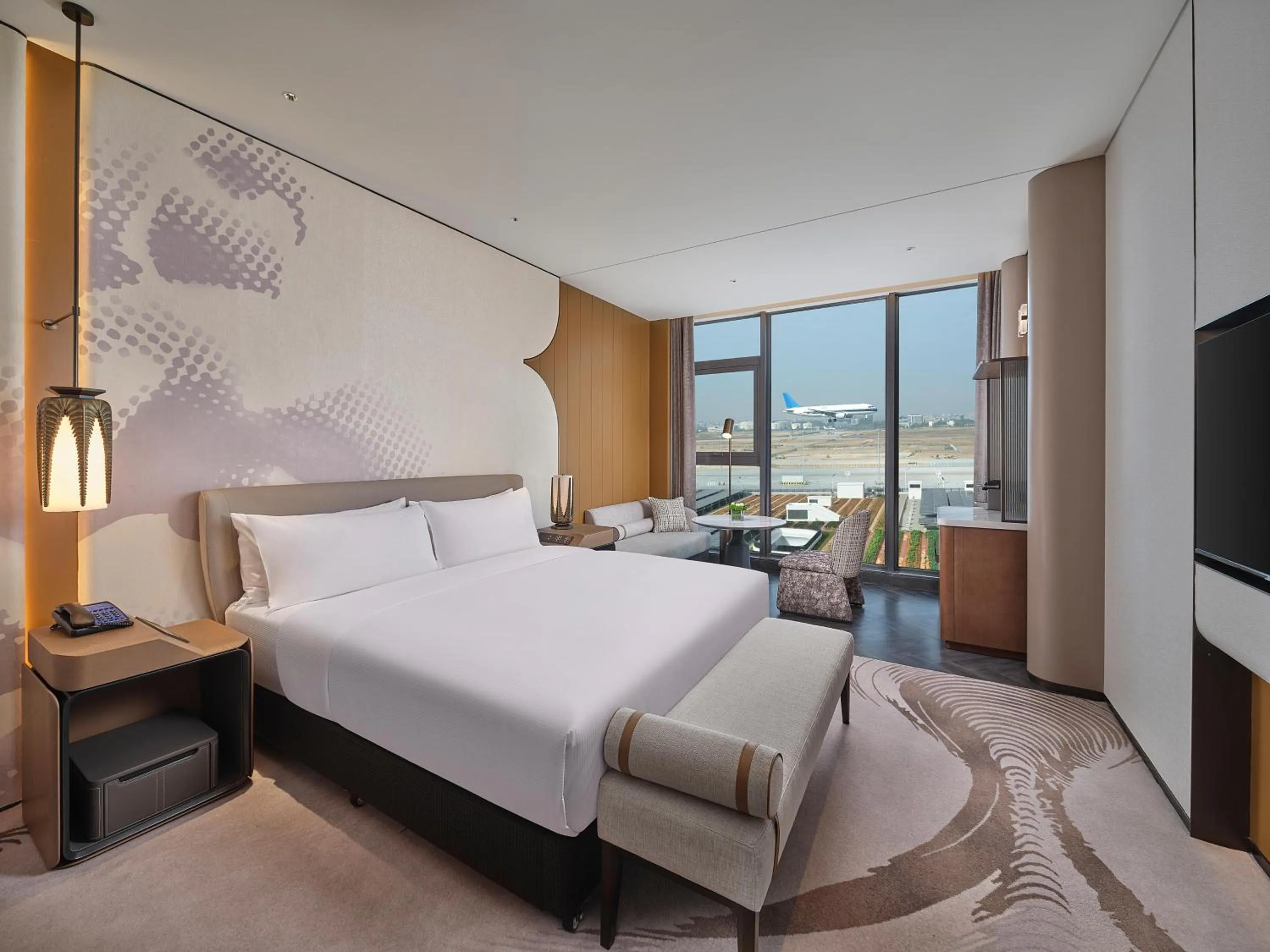 Executive King Room - Airport View in Hilton Guangzhou Baiyun Airport