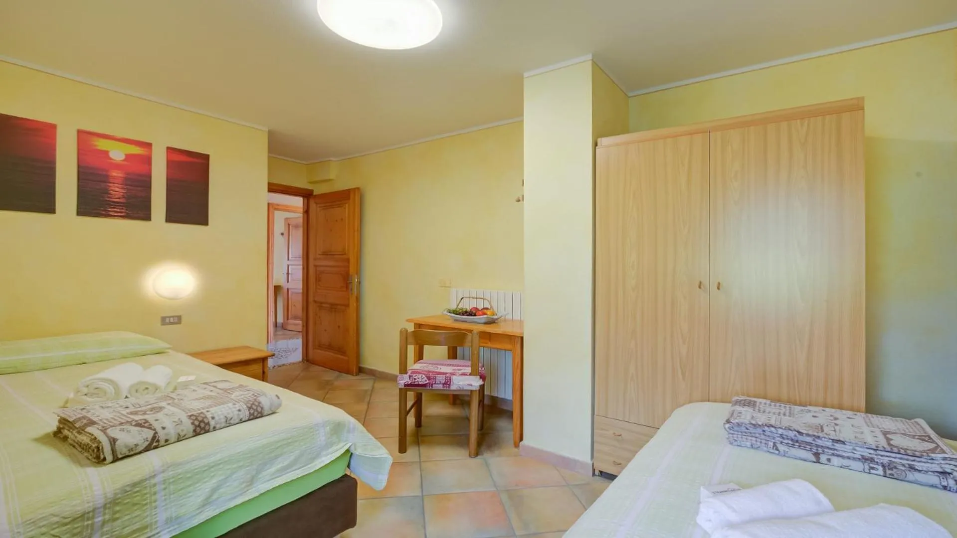 Bedroom in Rododendro