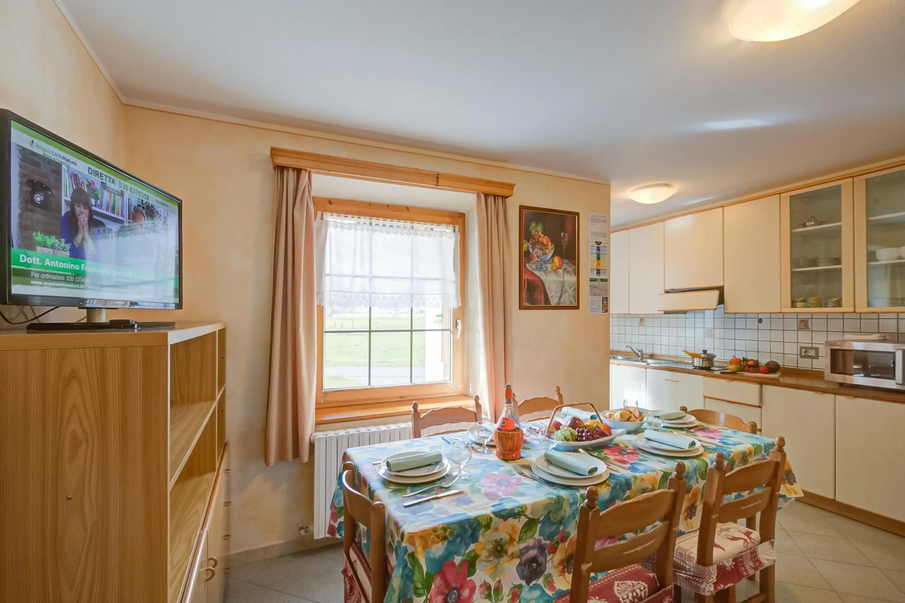 Kitchen or kitchenette in Rododendro