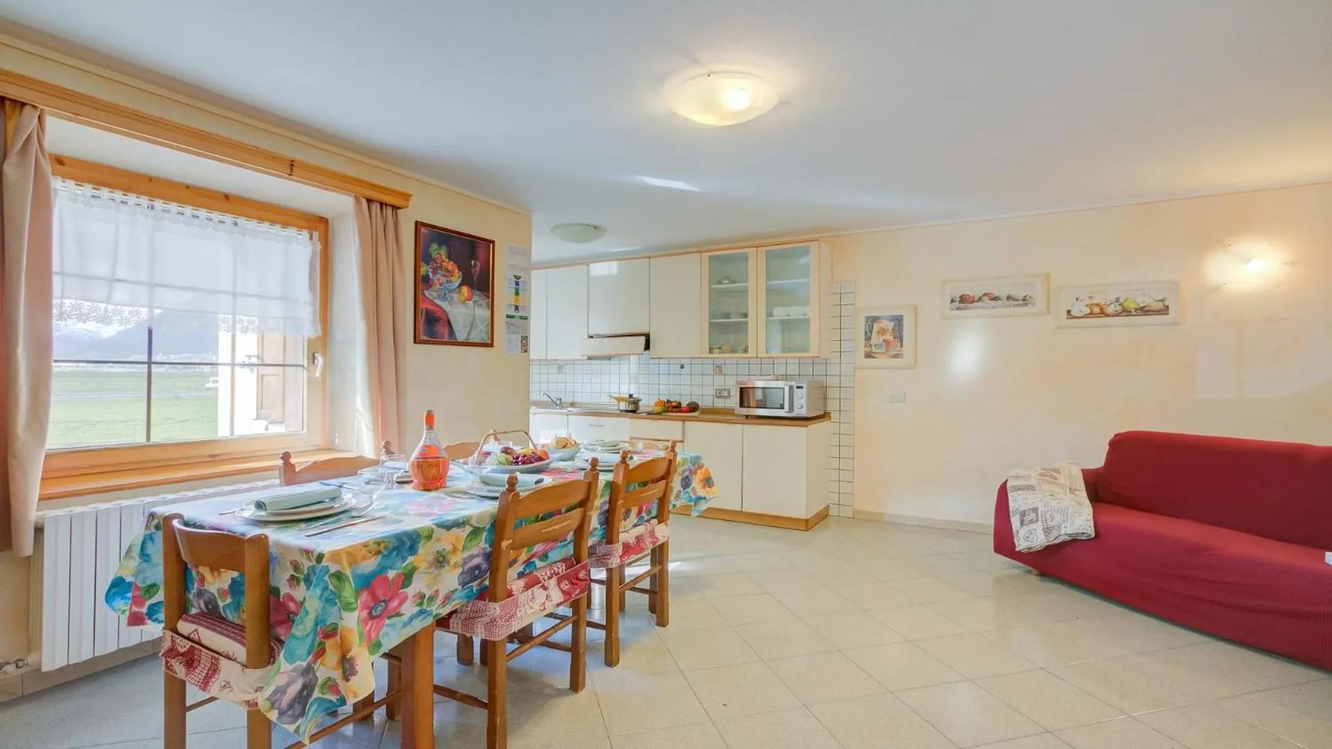 Kitchen or kitchenette in Rododendro