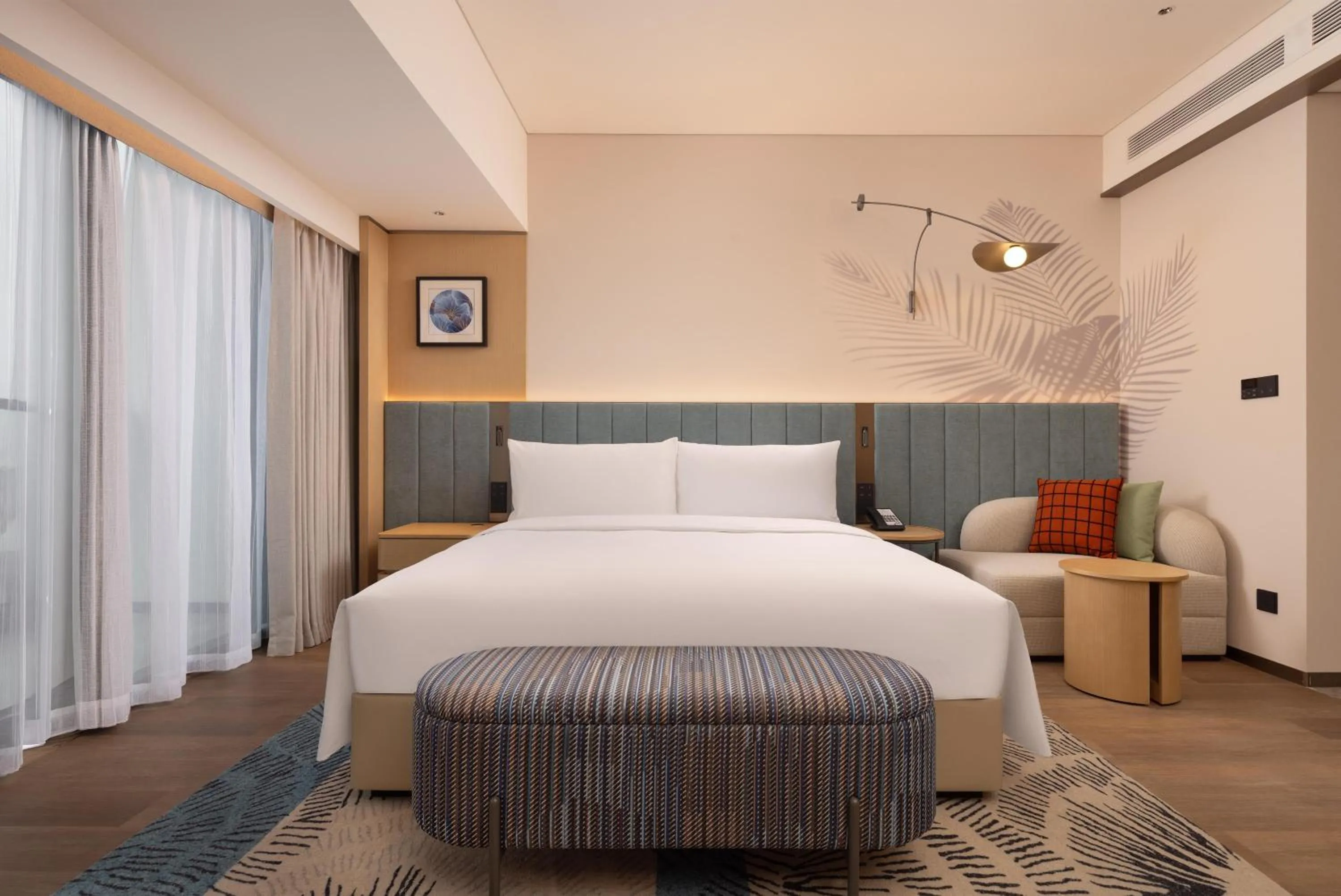 Deluxe King Room in Hilton Garden Inn Huangshi Dinosaur Wonderland